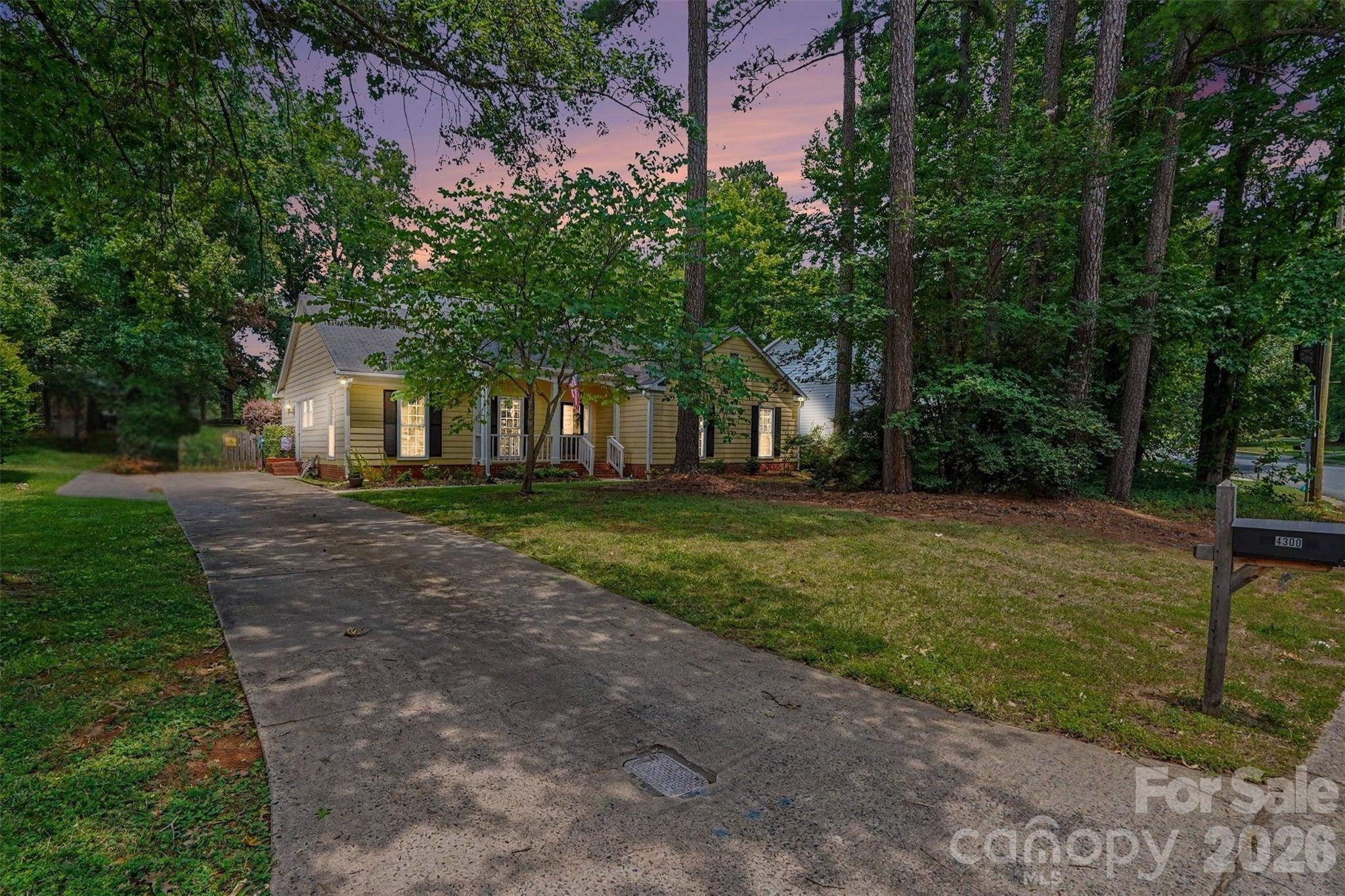 4300 Saxonbury Way — Charlotte