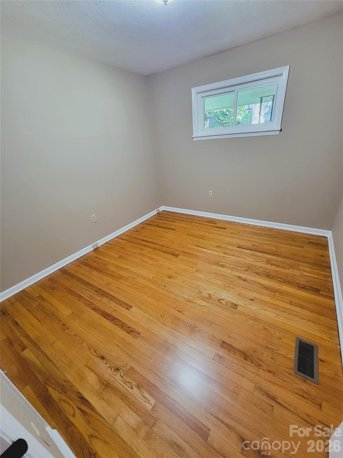 25 Browndale Road — Asheville