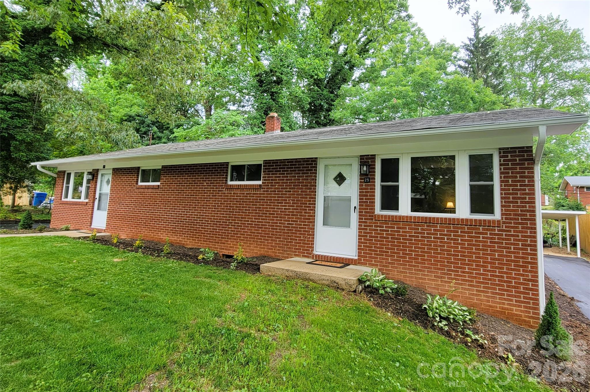 25 Browndale Road — Asheville