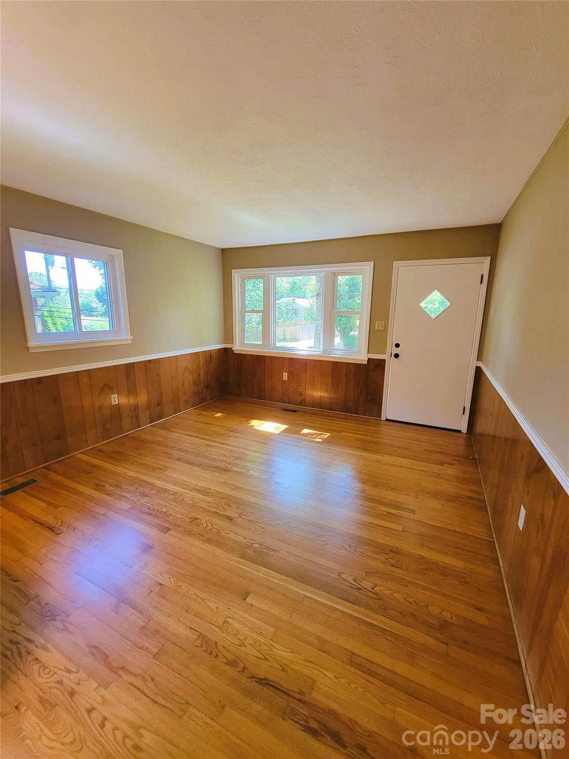 25 Browndale Road — Asheville