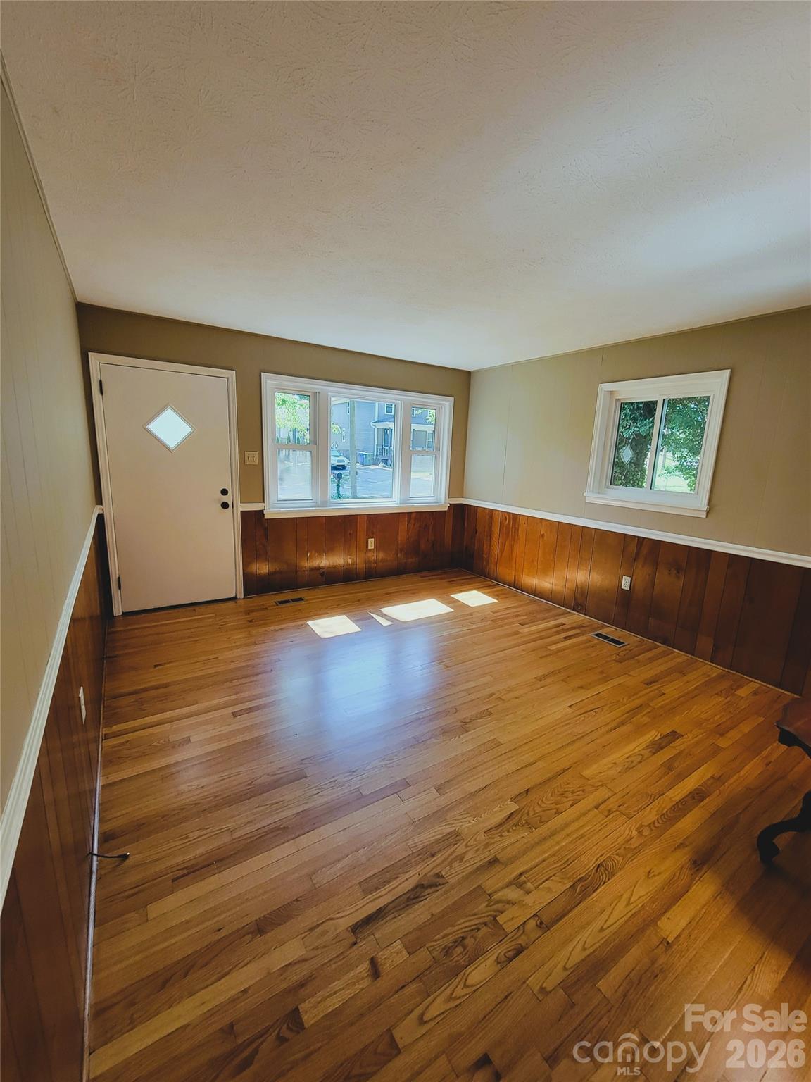 25 Browndale Road — Asheville