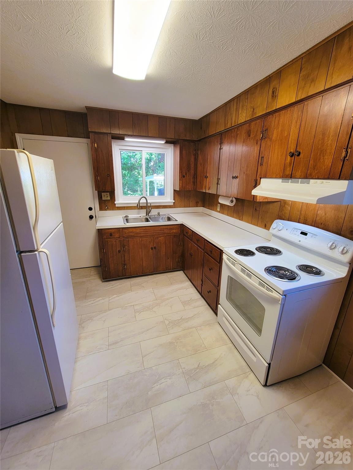 25 Browndale Road — Asheville