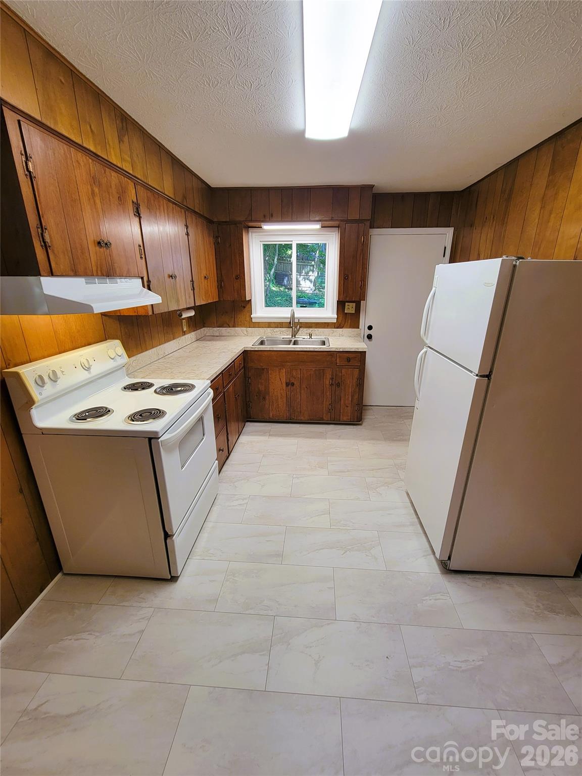 25 Browndale Road — Asheville