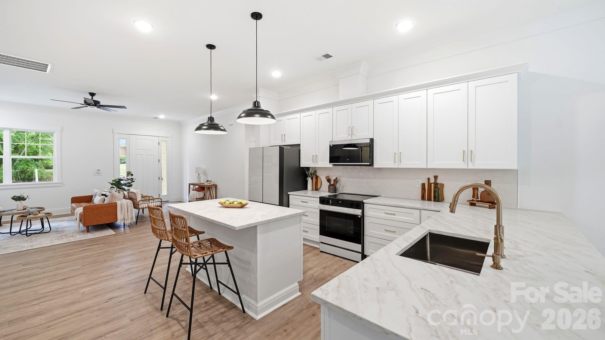 825 Breezewood Drive — Charlotte