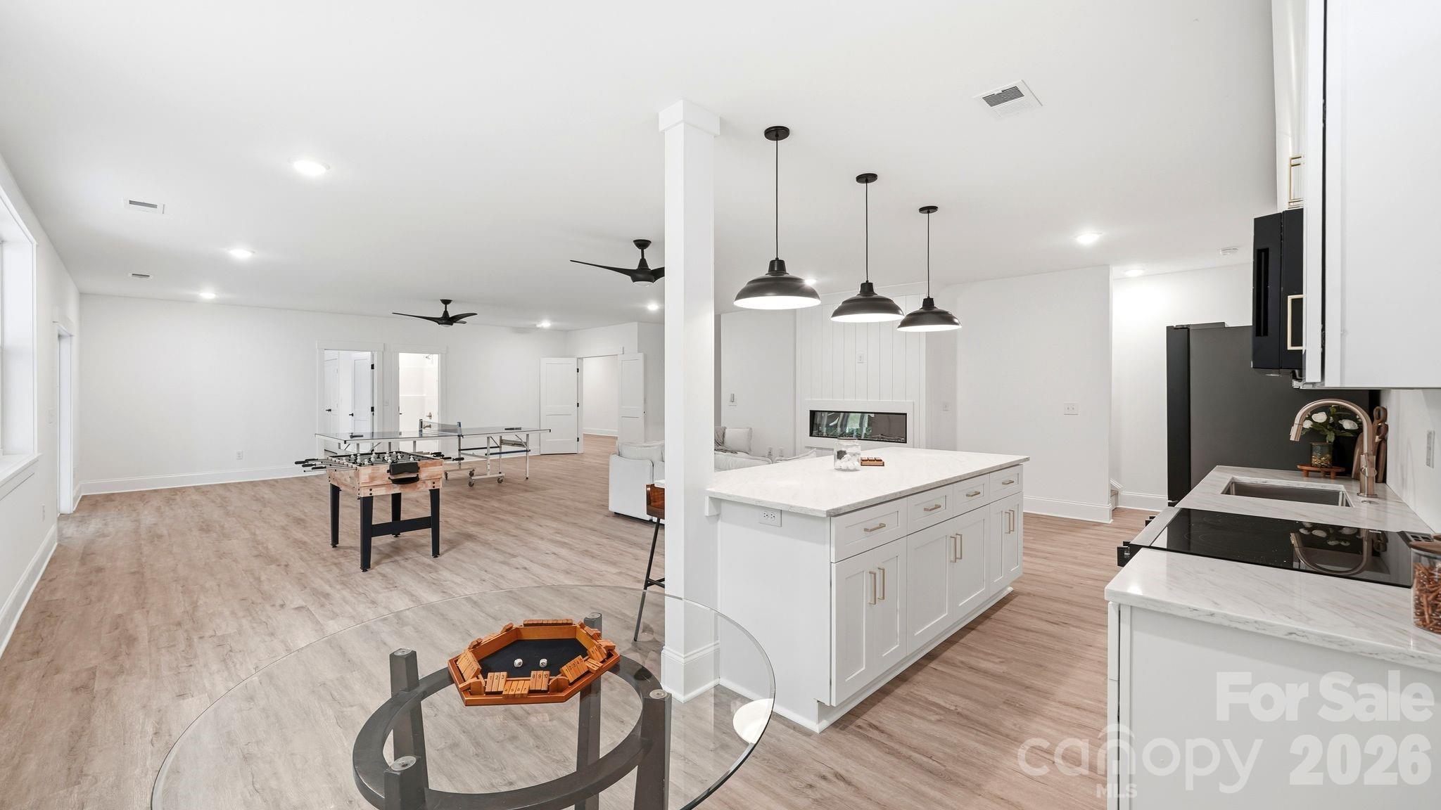 825 Breezewood Drive — Charlotte