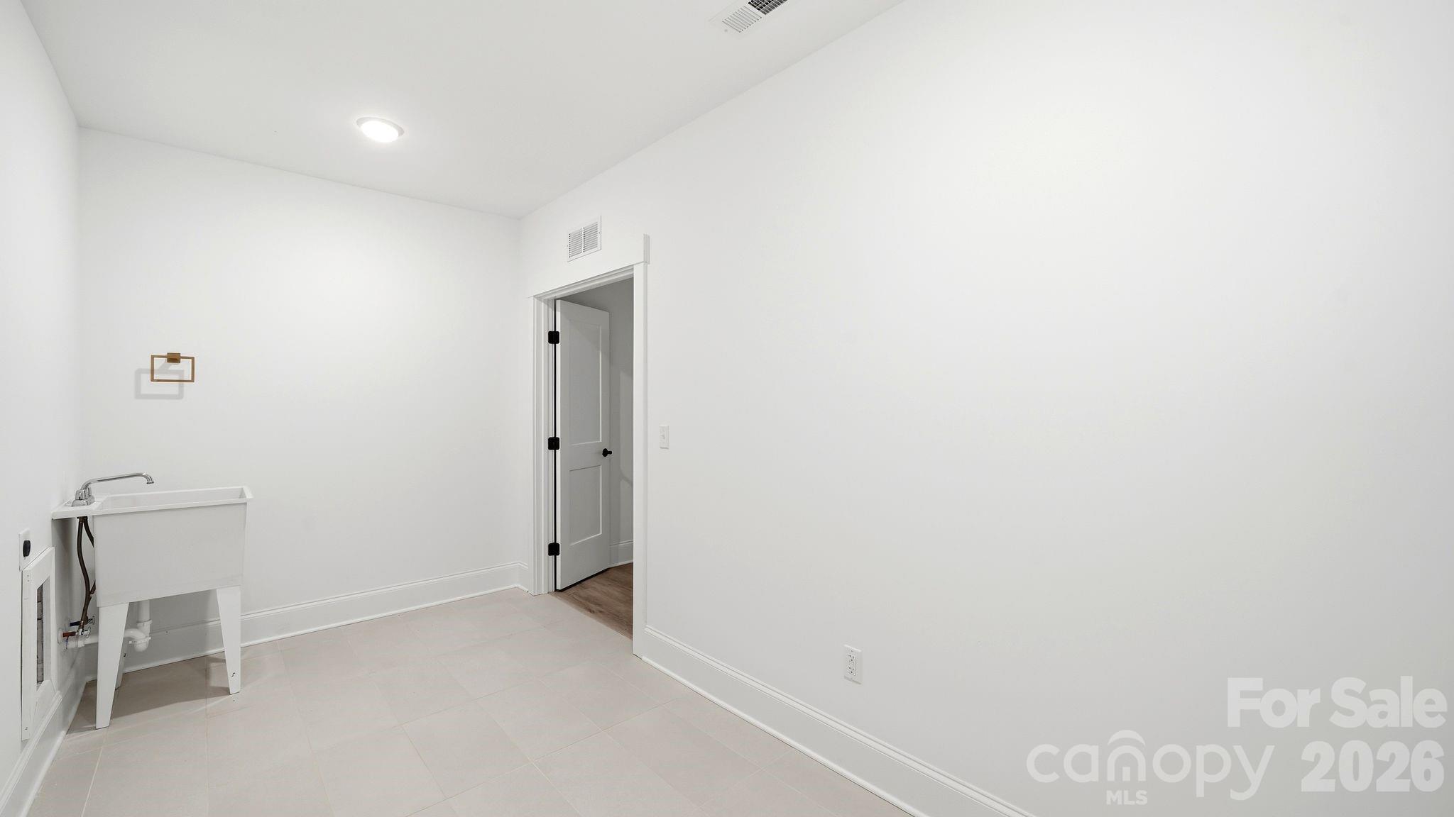 825 Breezewood Drive — Charlotte