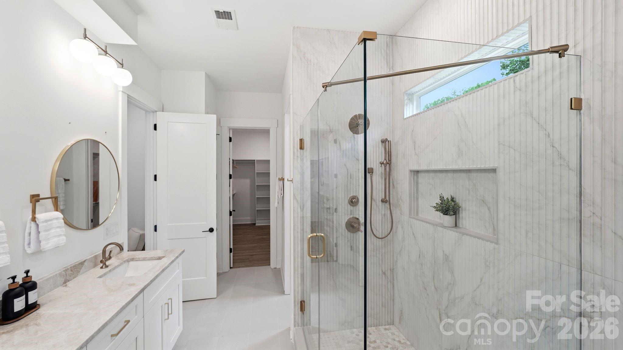 825 Breezewood Drive — Charlotte