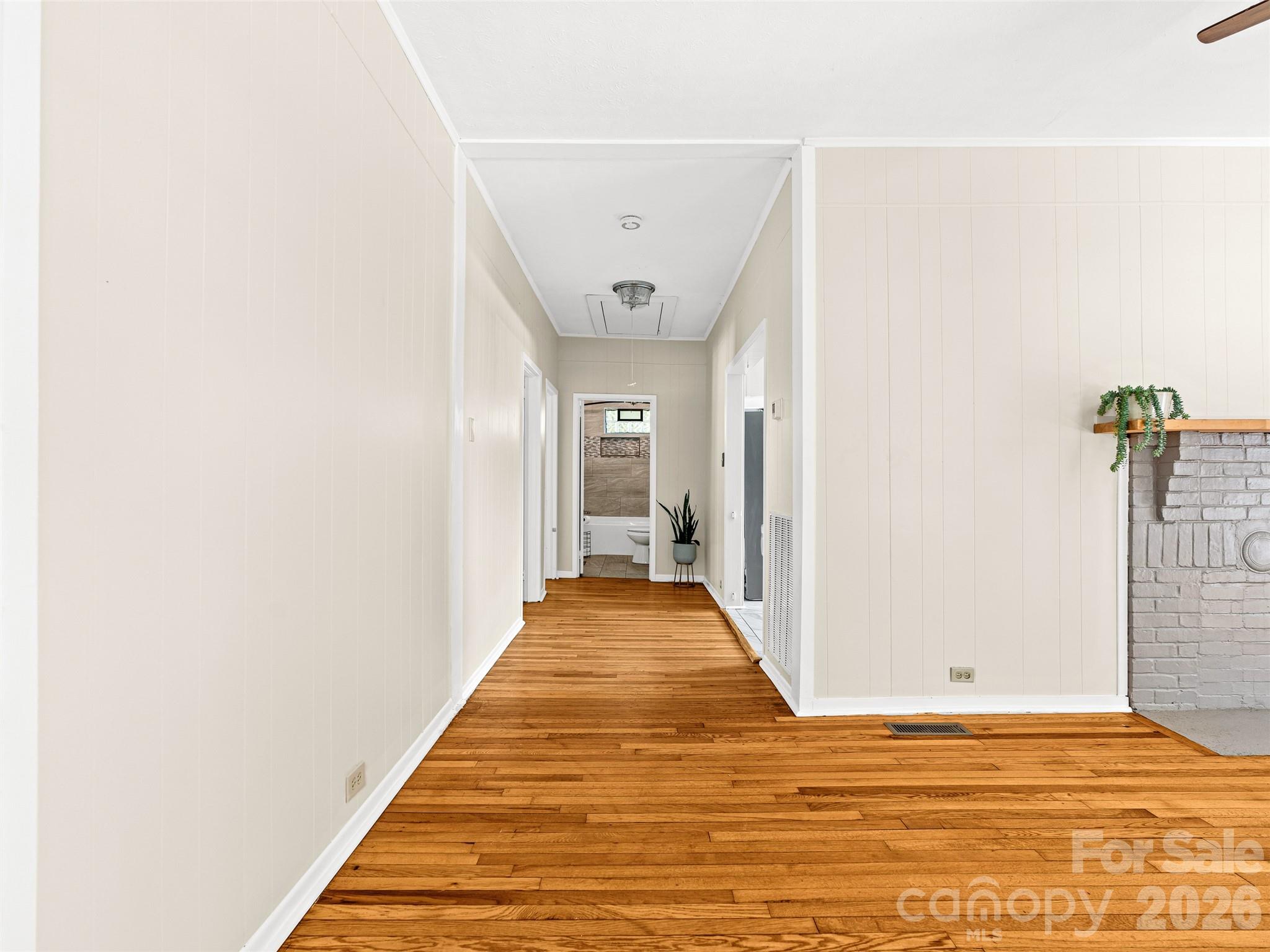 125 Edwards Avenue — Swannanoa