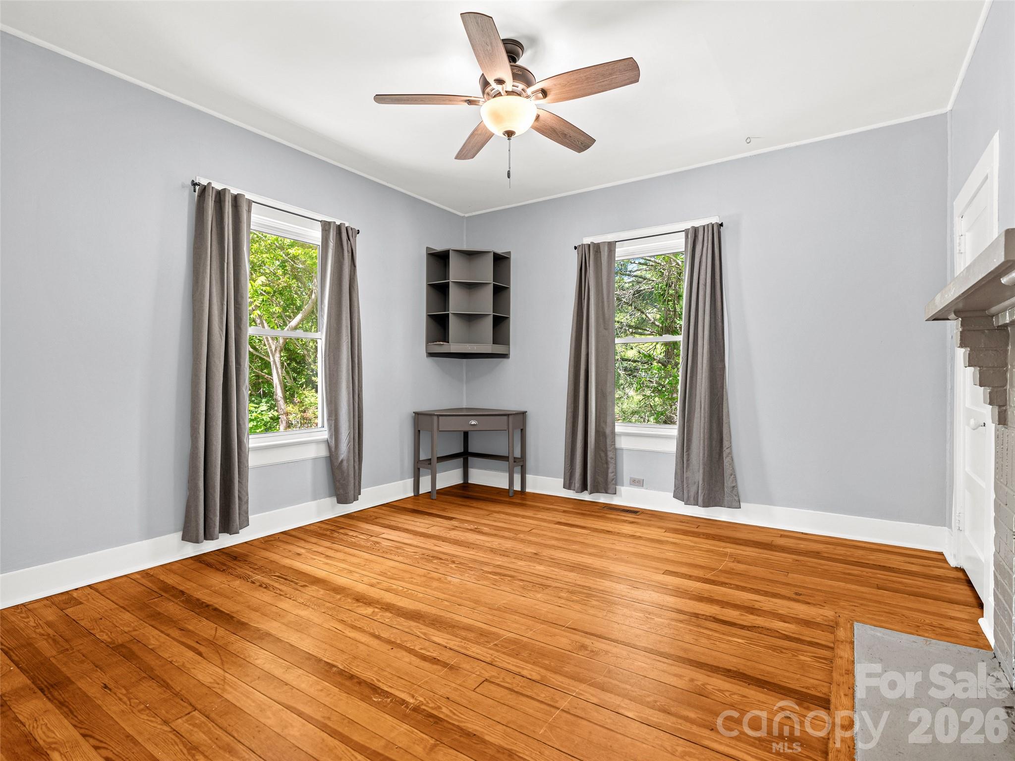 125 Edwards Avenue — Swannanoa