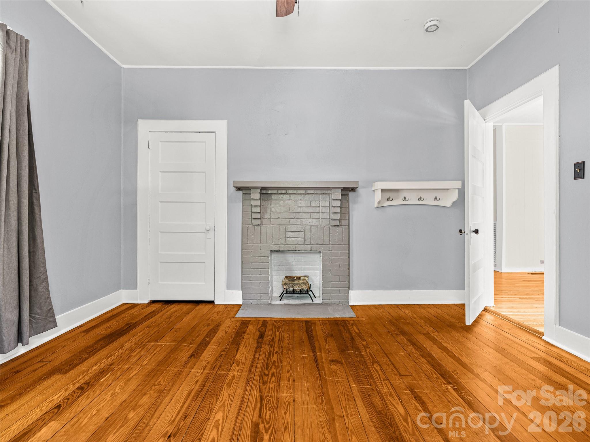 125 Edwards Avenue — Swannanoa