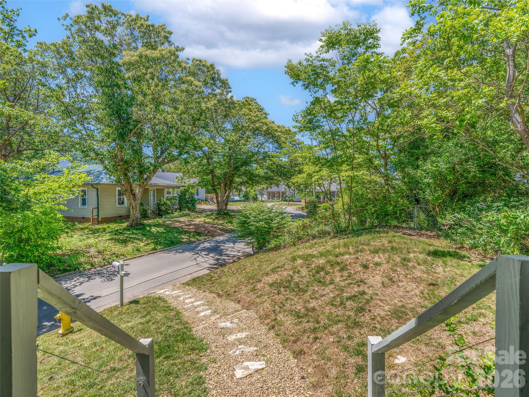 125 Edwards Avenue — Swannanoa