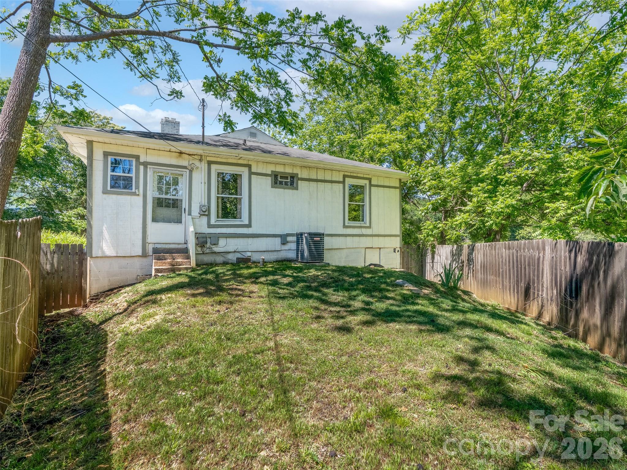 125 Edwards Avenue — Swannanoa
