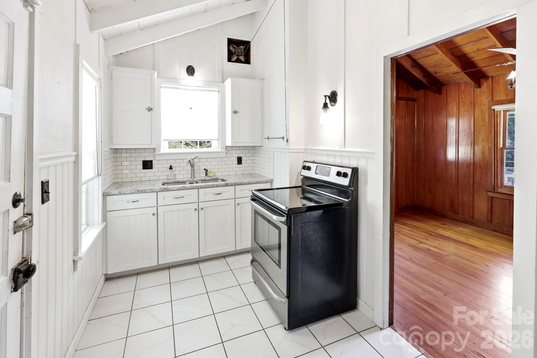 102 Jack London Road — Lake Lure