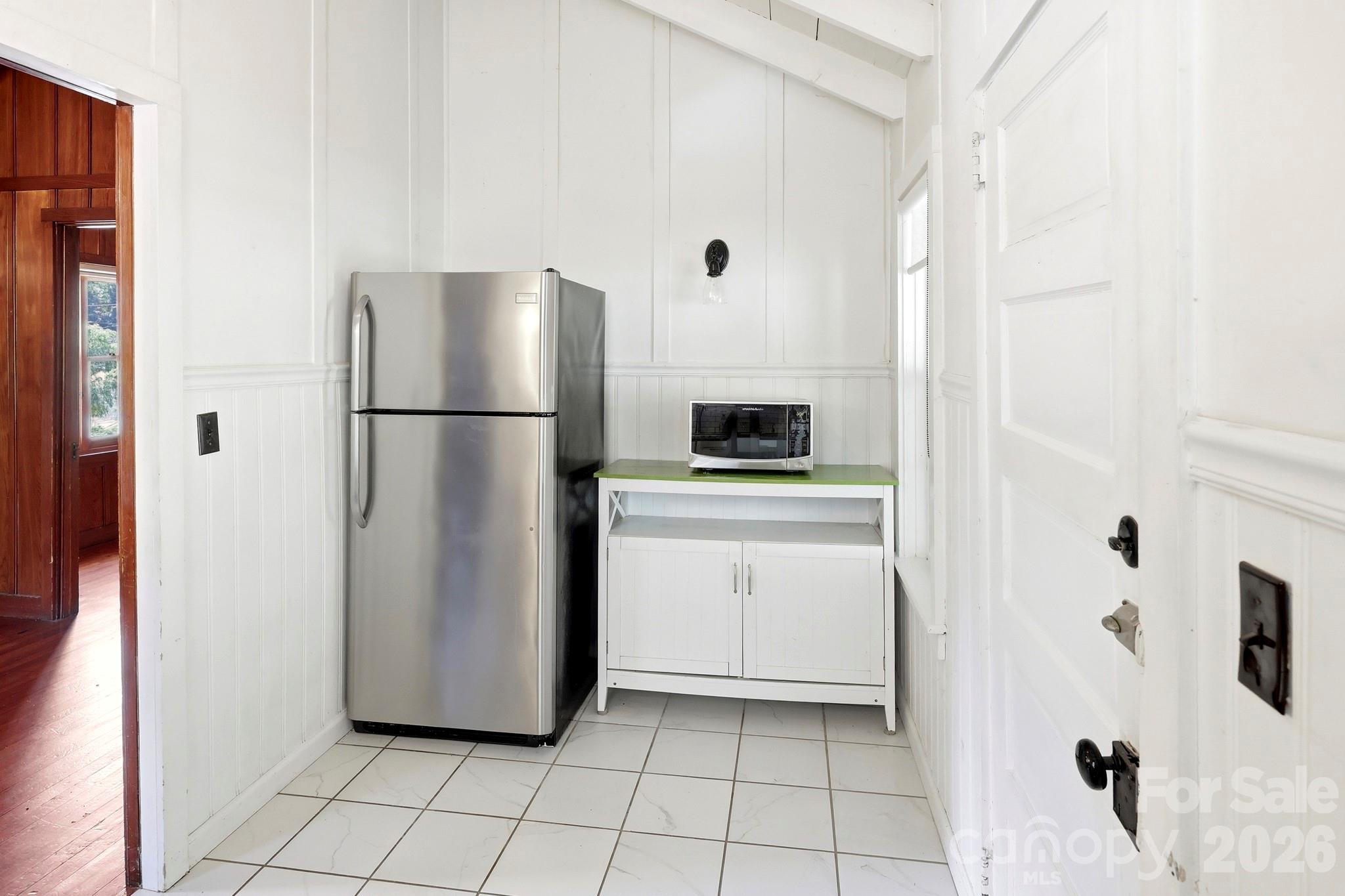 102 Jack London Road — Lake Lure