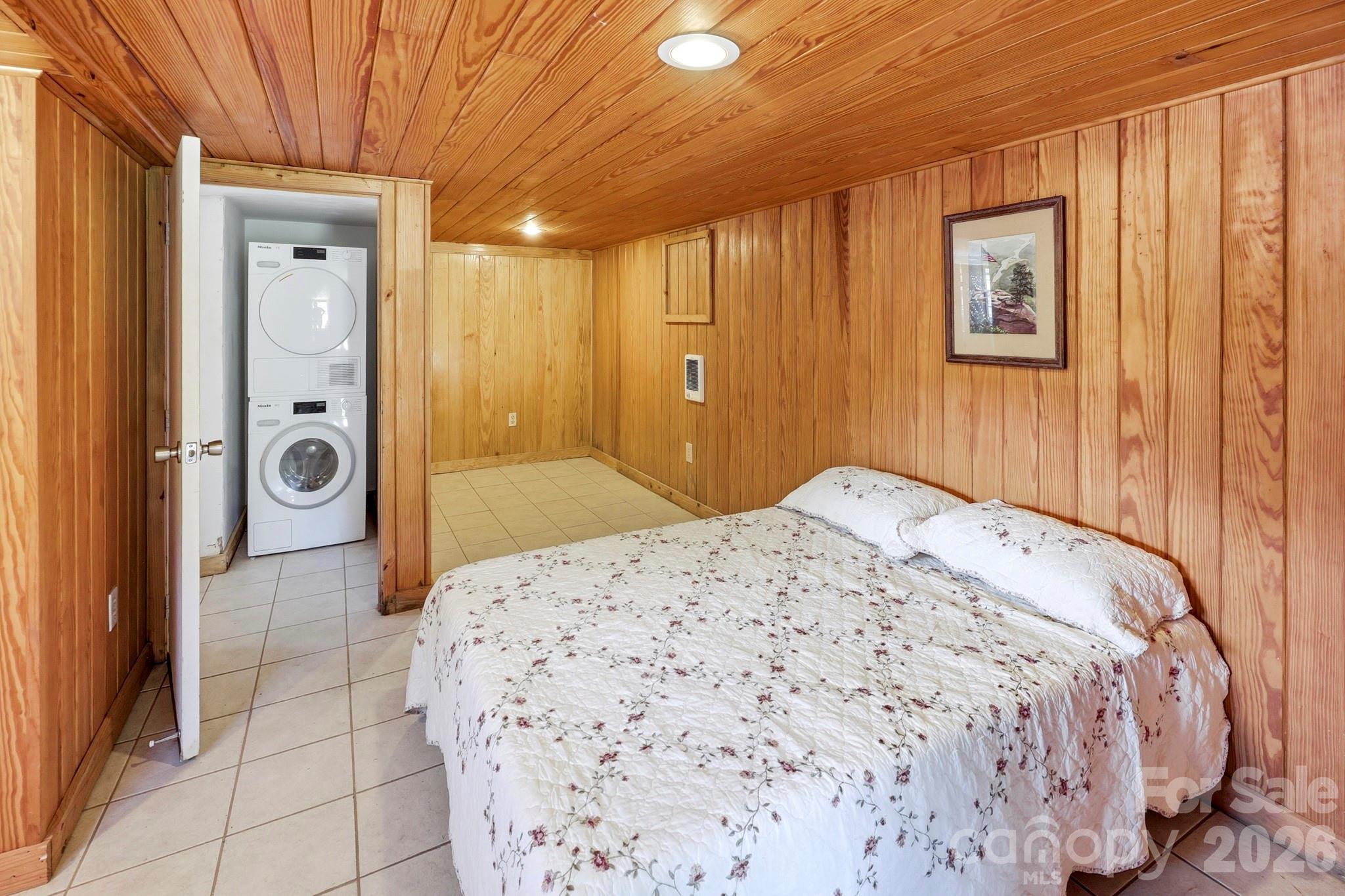 102 Jack London Road — Lake Lure