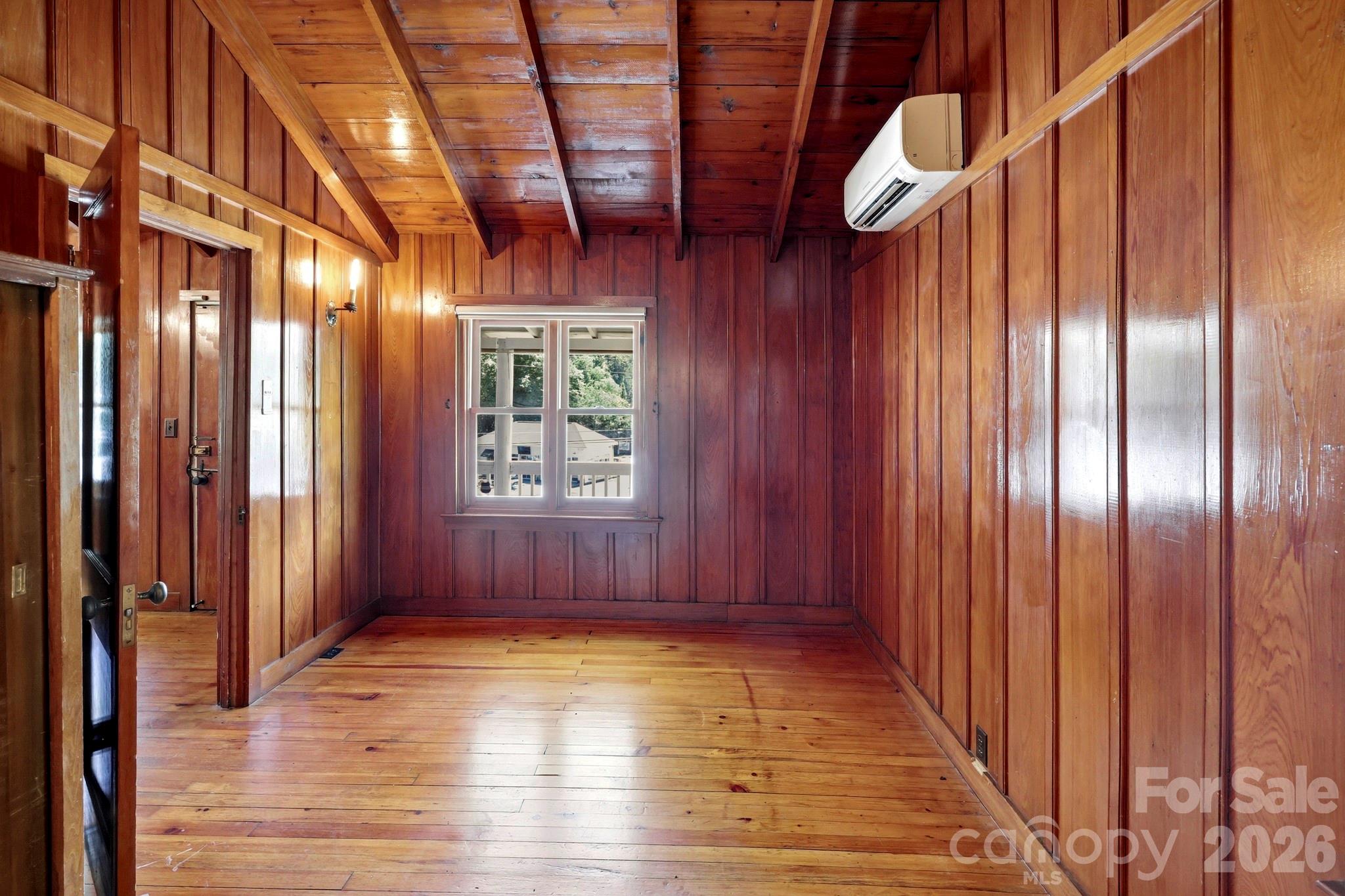 102 Jack London Road — Lake Lure