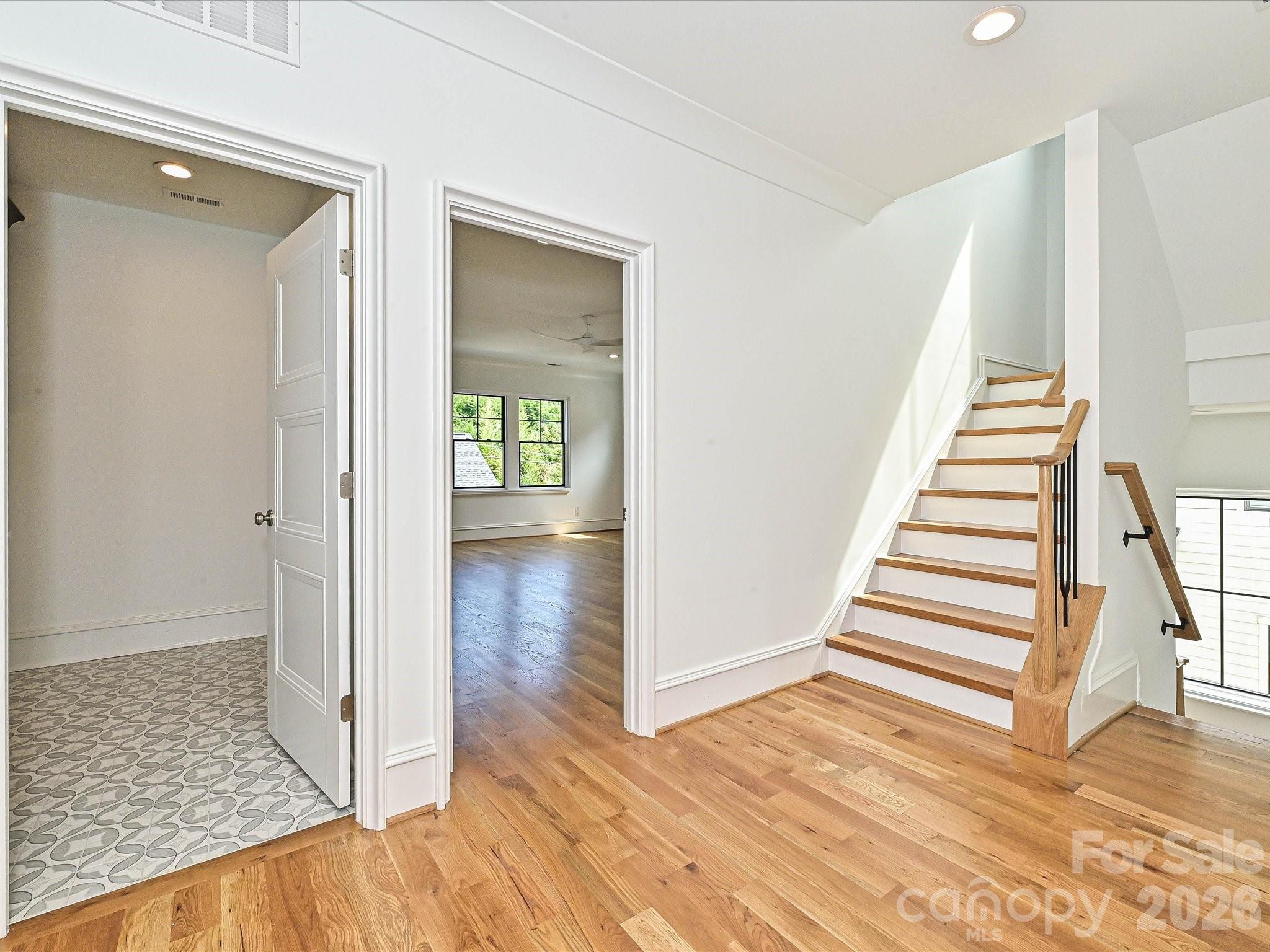 2205 Shenandoah Avenue — Charlotte