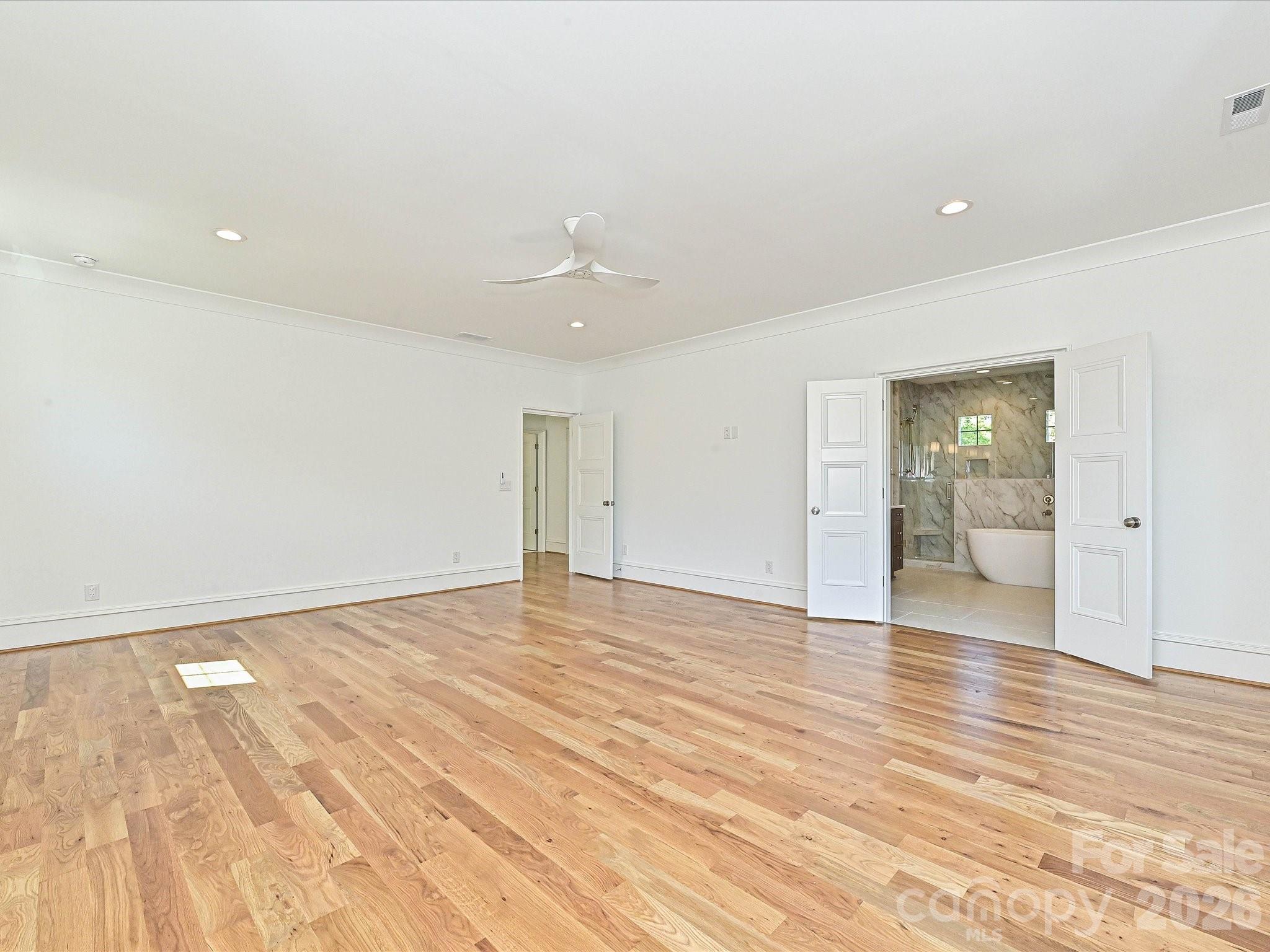 2205 Shenandoah Avenue — Charlotte