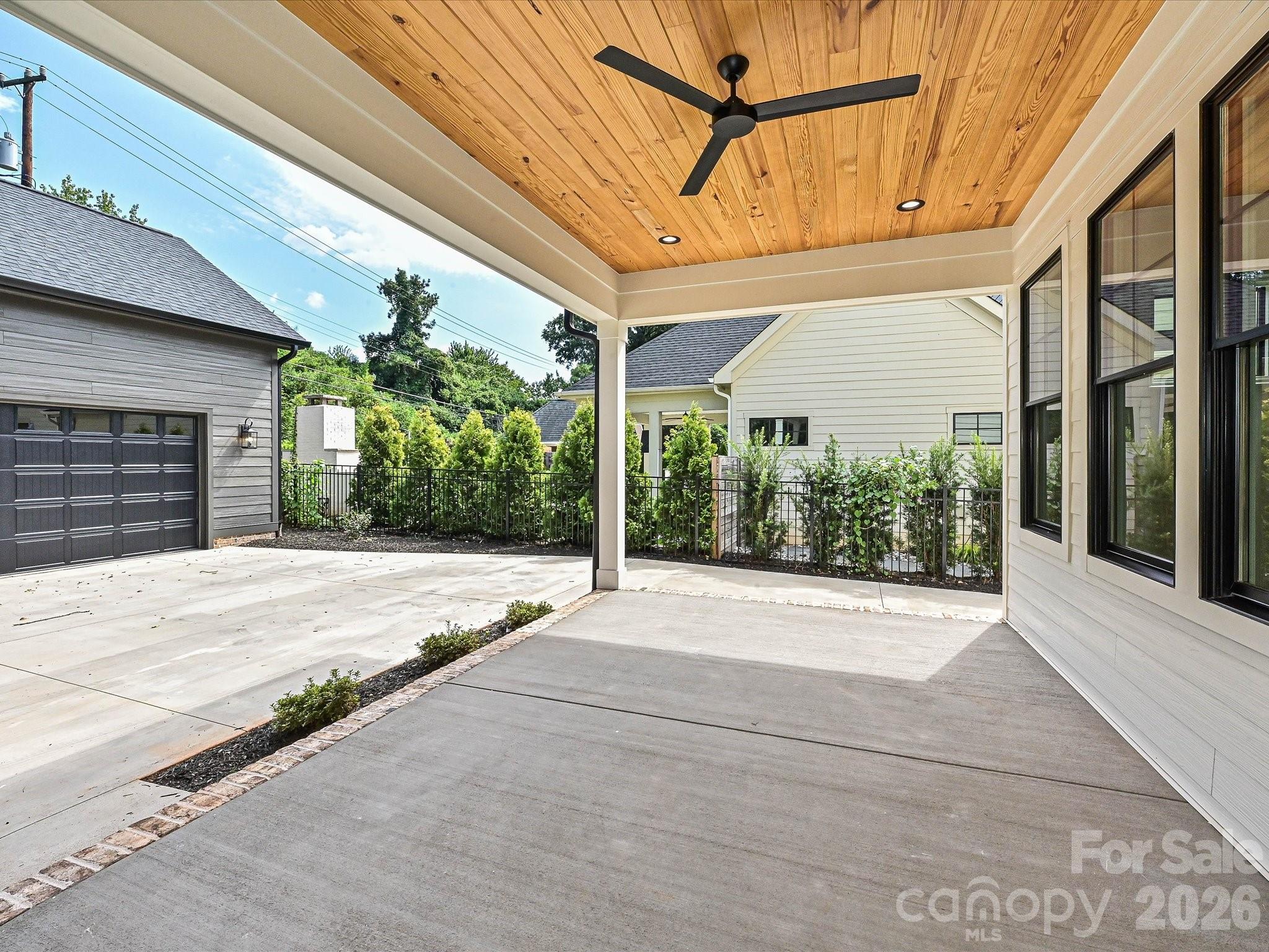 2205 Shenandoah Avenue — Charlotte