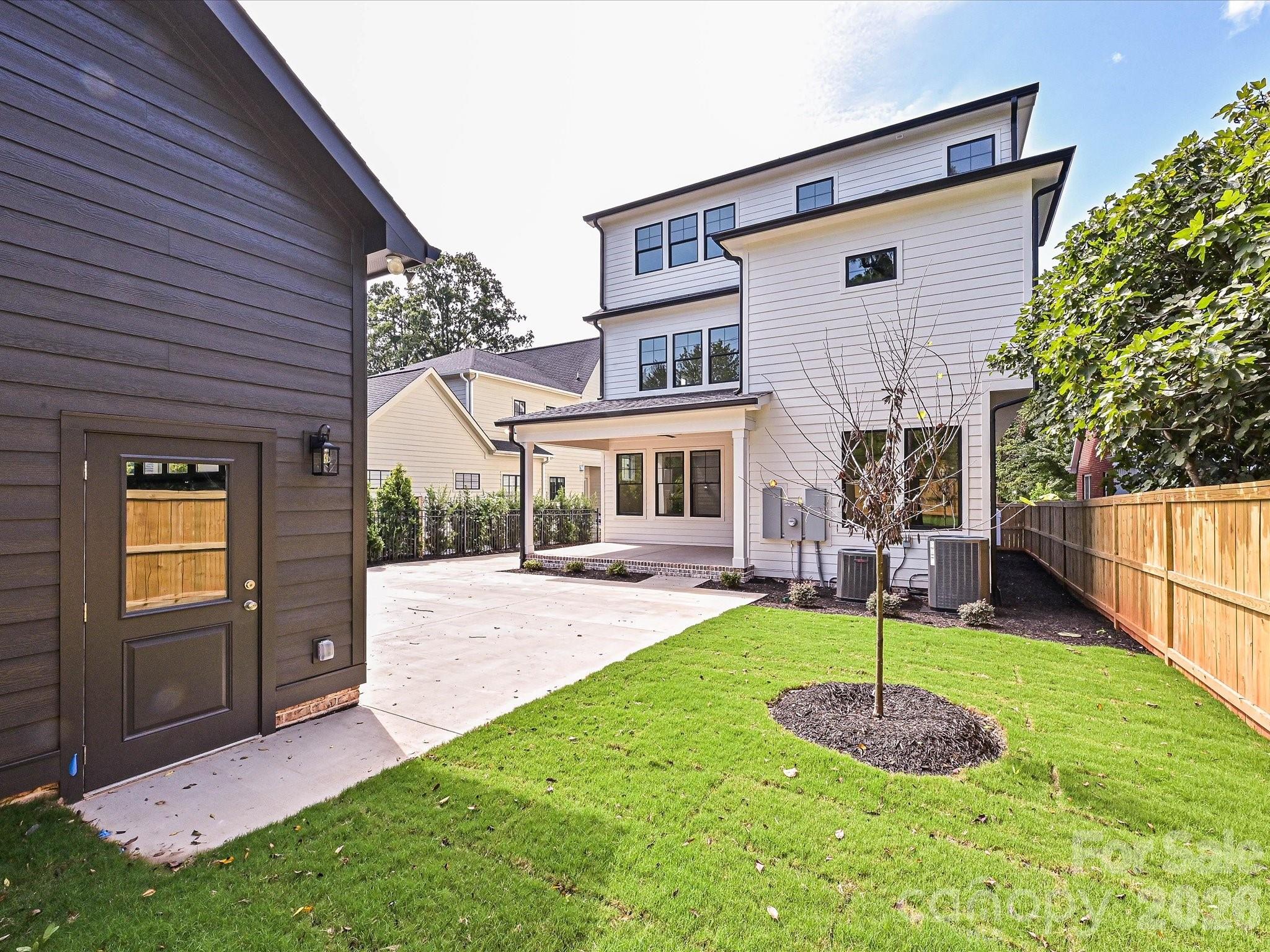 2205 Shenandoah Avenue — Charlotte
