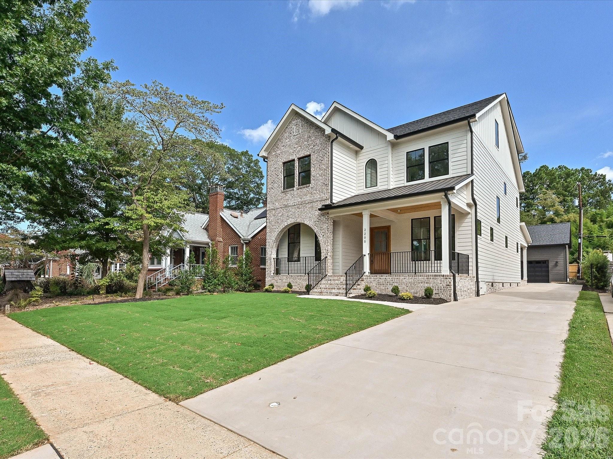 2205 Shenandoah Avenue — Charlotte