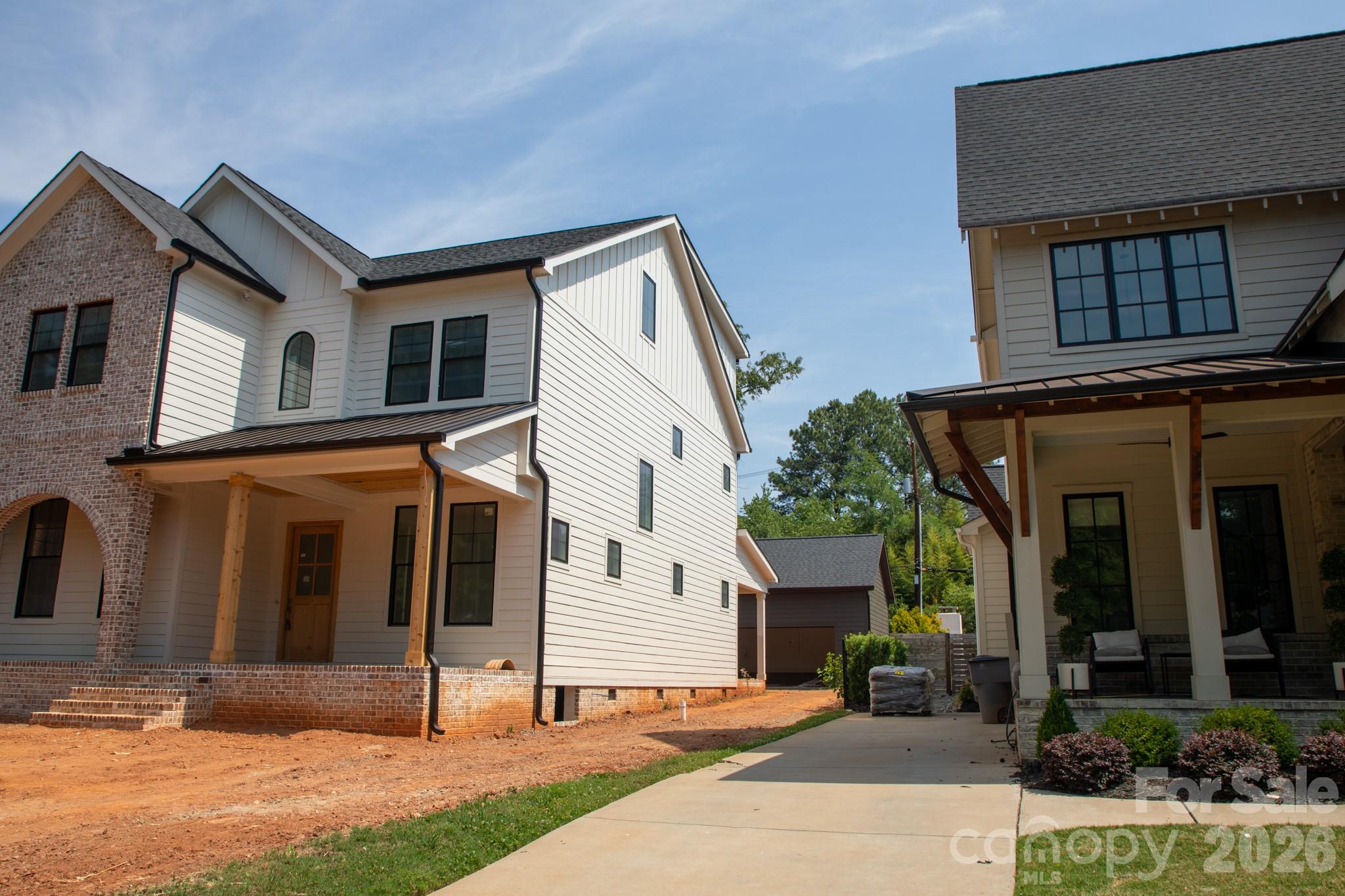 2205 Shenandoah Avenue — Charlotte