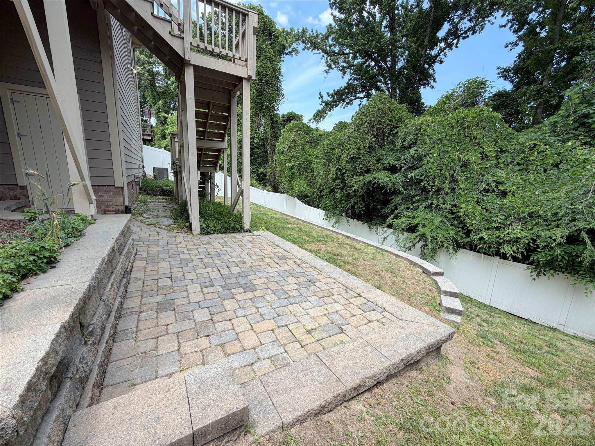 10403 Drake Hill Drive — Huntersville