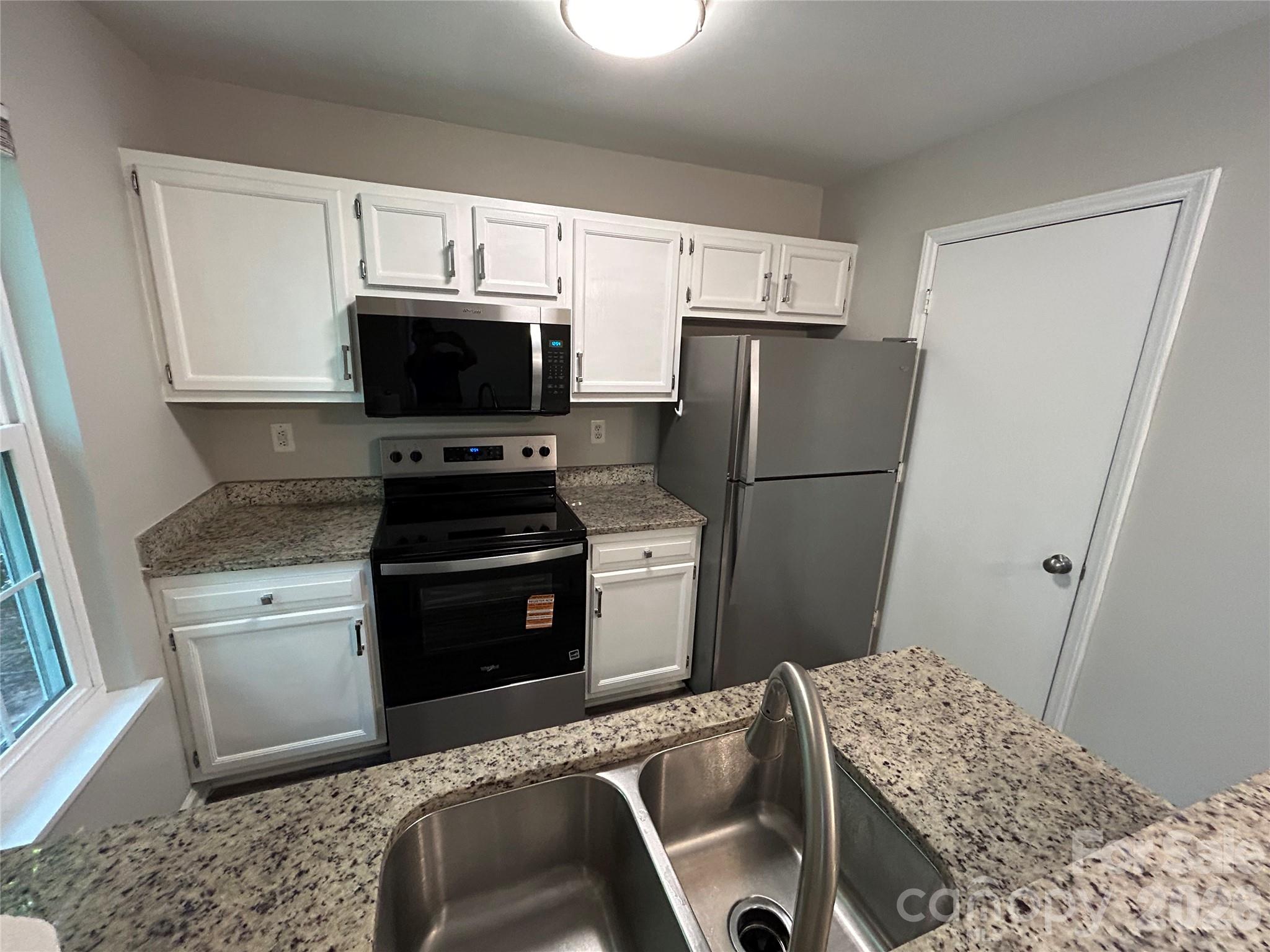 6466 Windsor Gate Lane — Charlotte