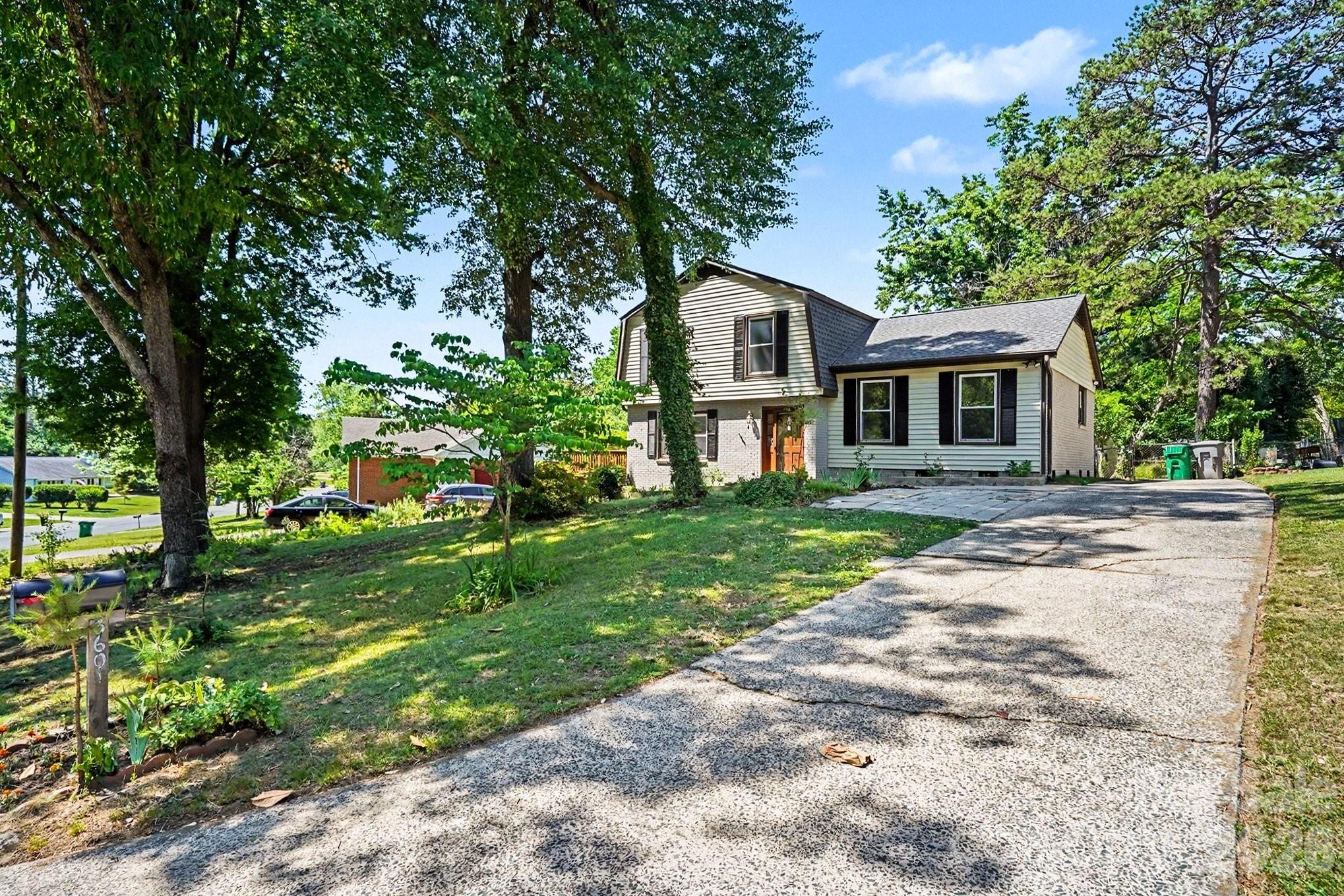 3601 Cross Winds Road — Charlotte
