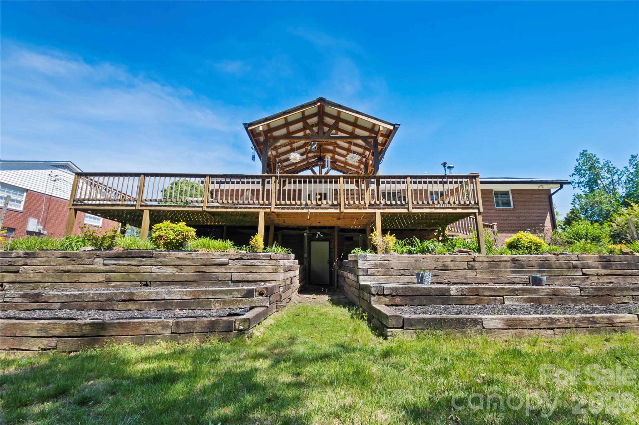 75 Hawthorne Drive — Brevard
