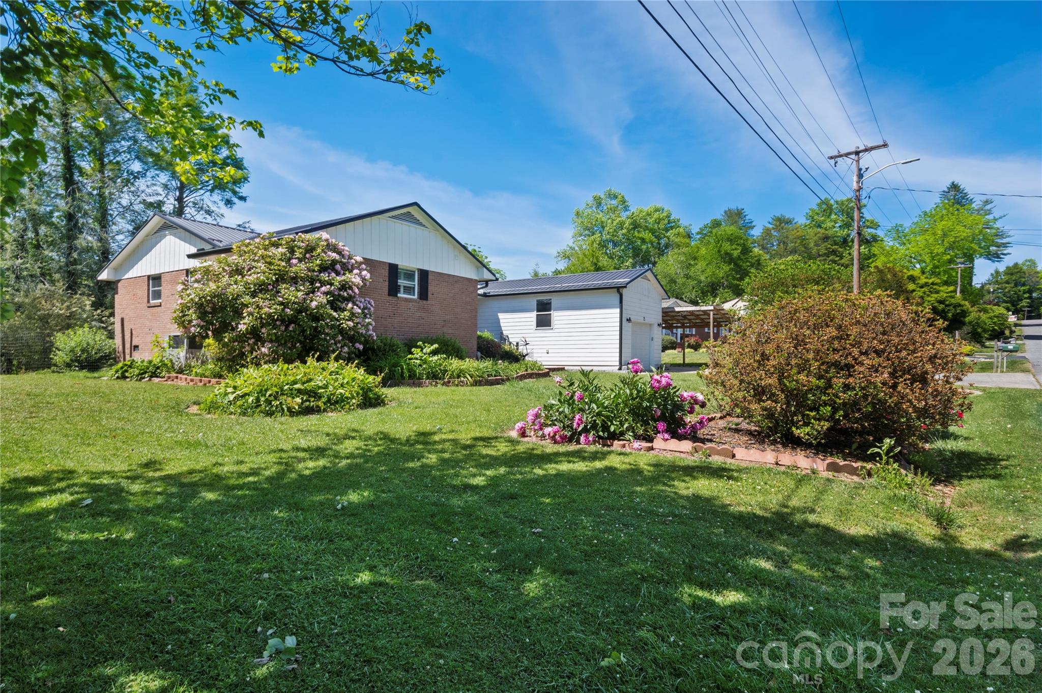 75 Hawthorne Drive — Brevard