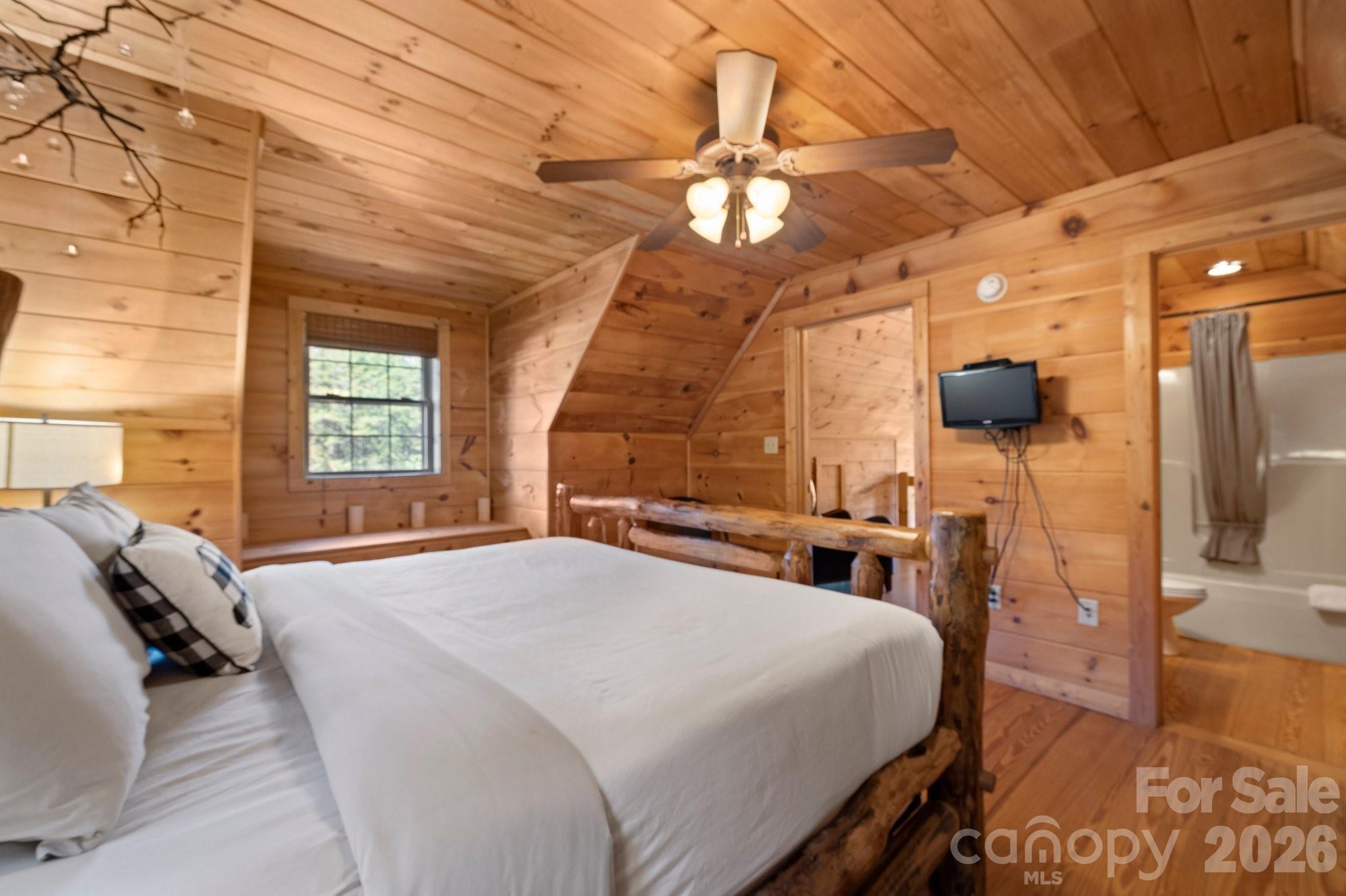 105 Palisade Drive — Mill Spring