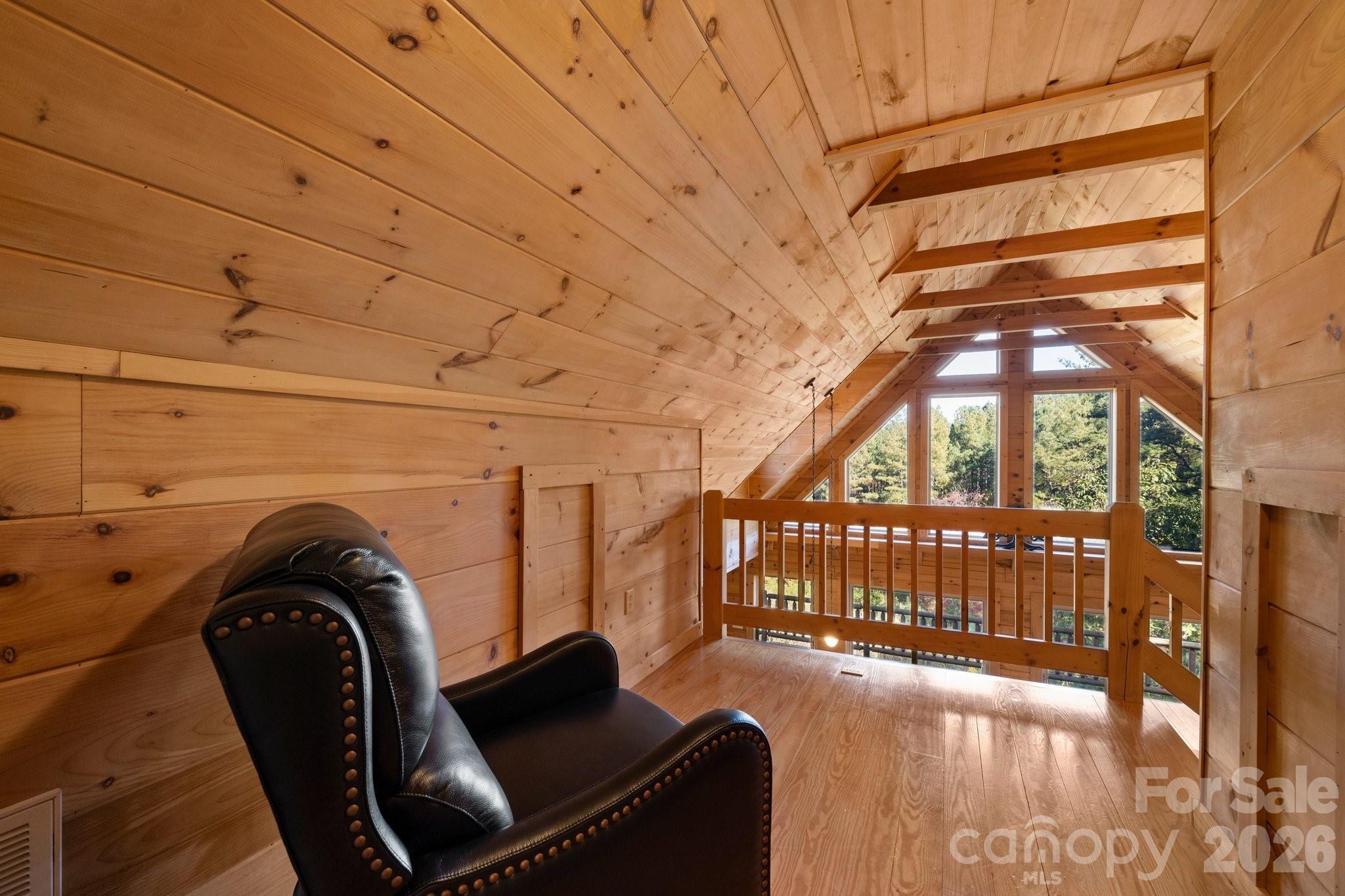 105 Palisade Drive — Mill Spring