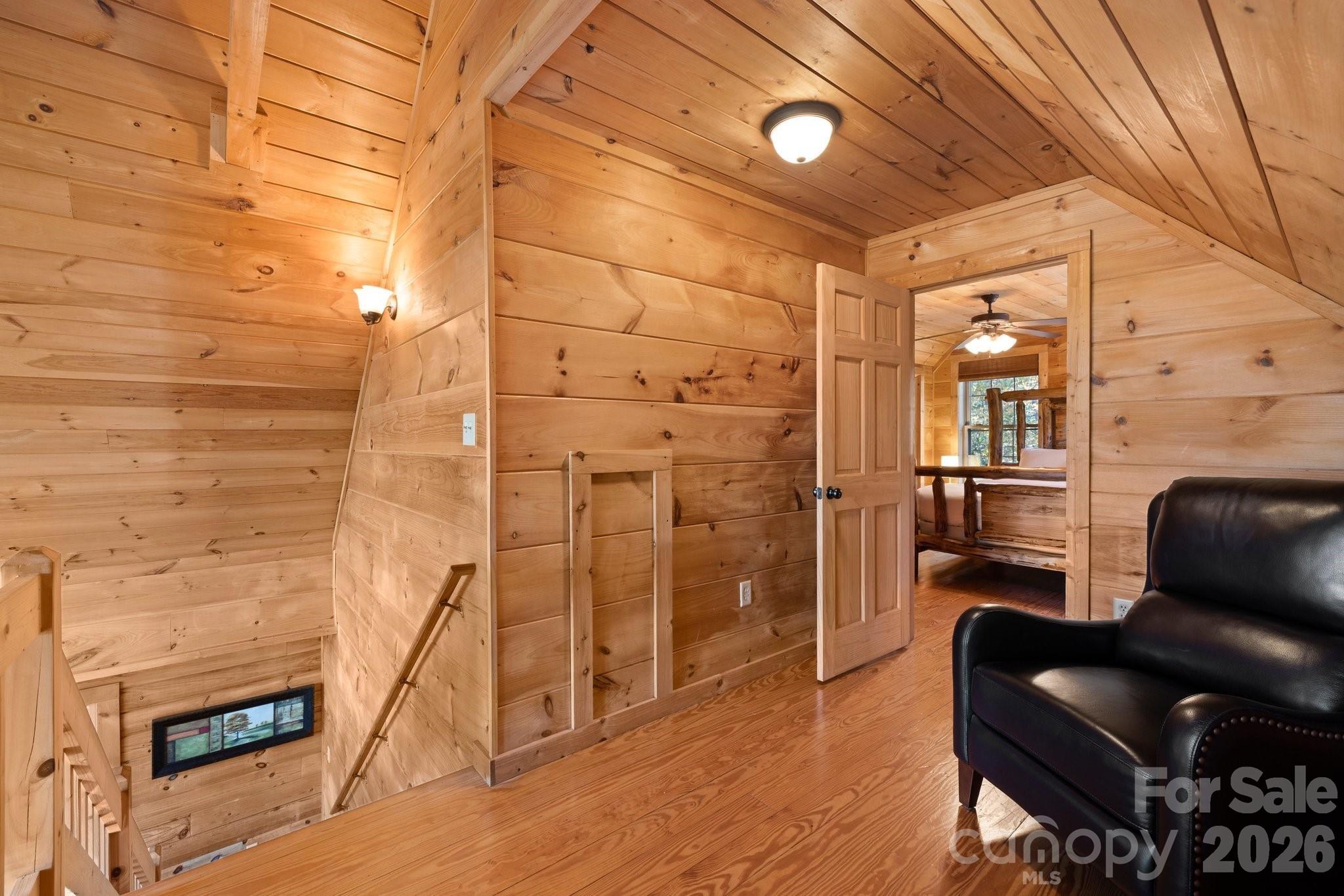 105 Palisade Drive — Mill Spring