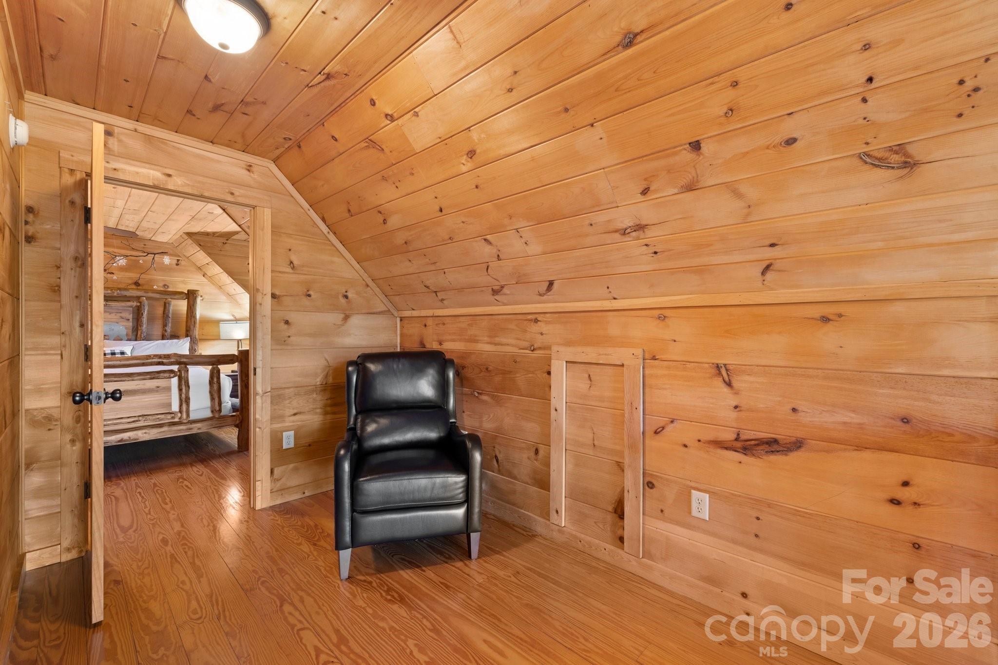 105 Palisade Drive — Mill Spring