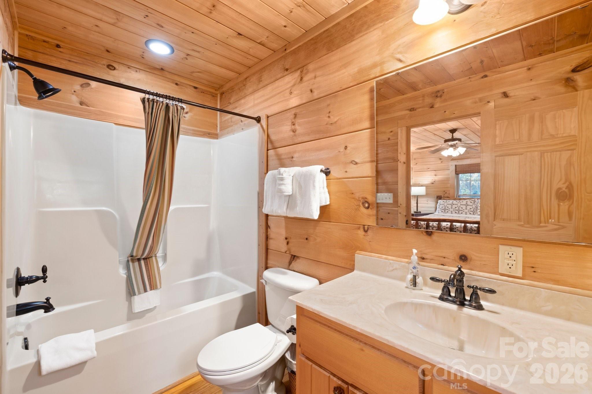 105 Palisade Drive — Mill Spring