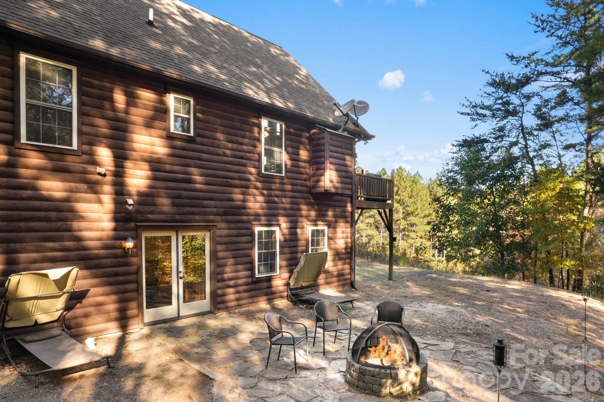105 Palisade Drive — Mill Spring