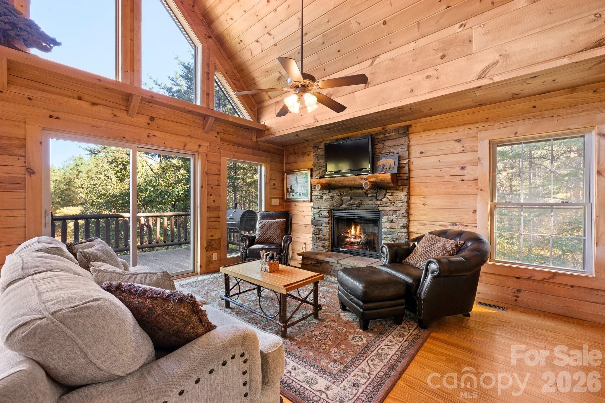 105 Palisade Drive — Mill Spring
