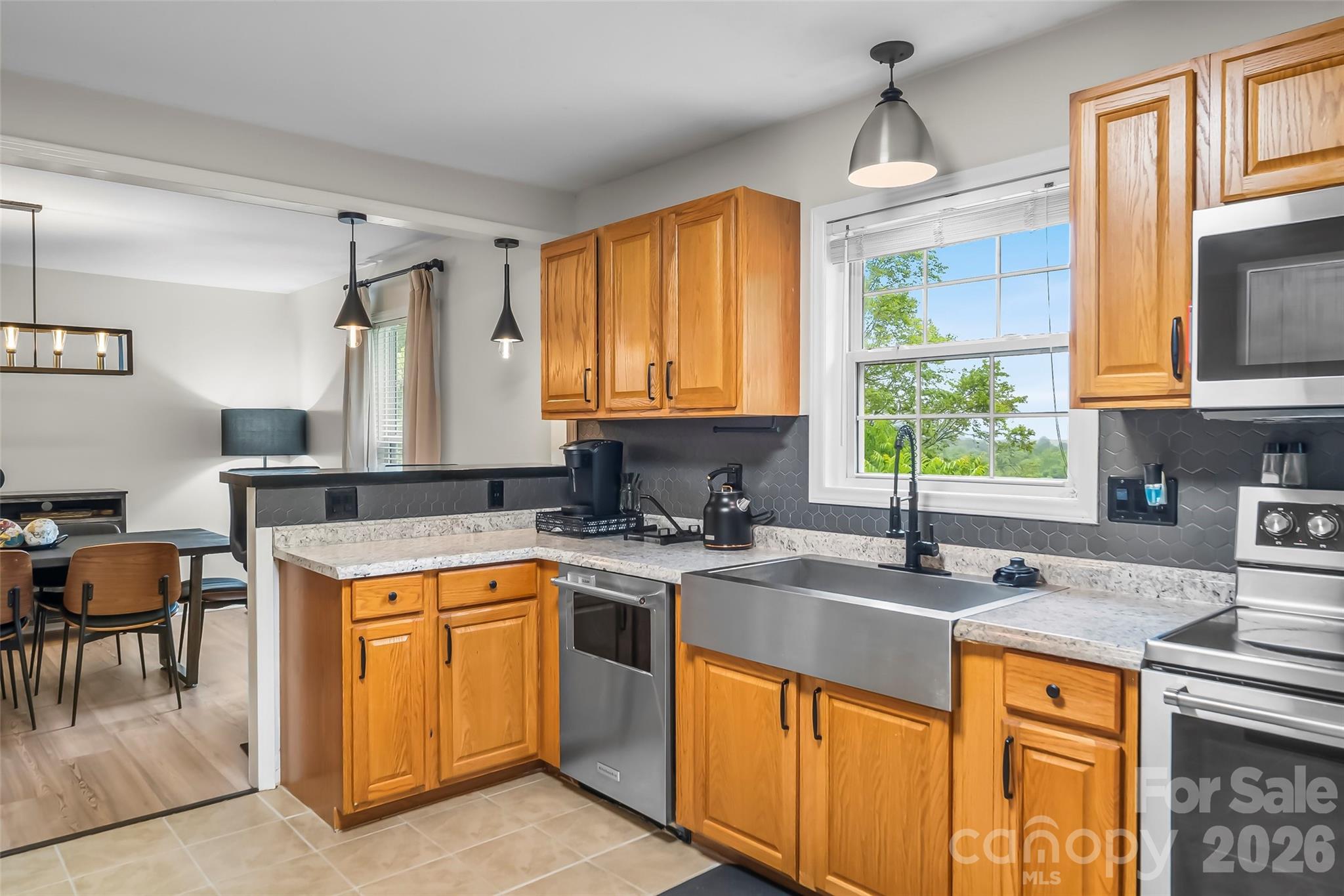570 Pleasant View Drive — Marion