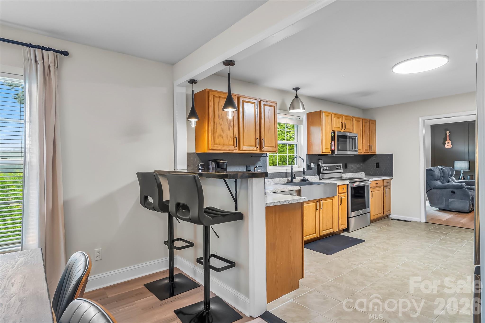 570 Pleasant View Drive — Marion