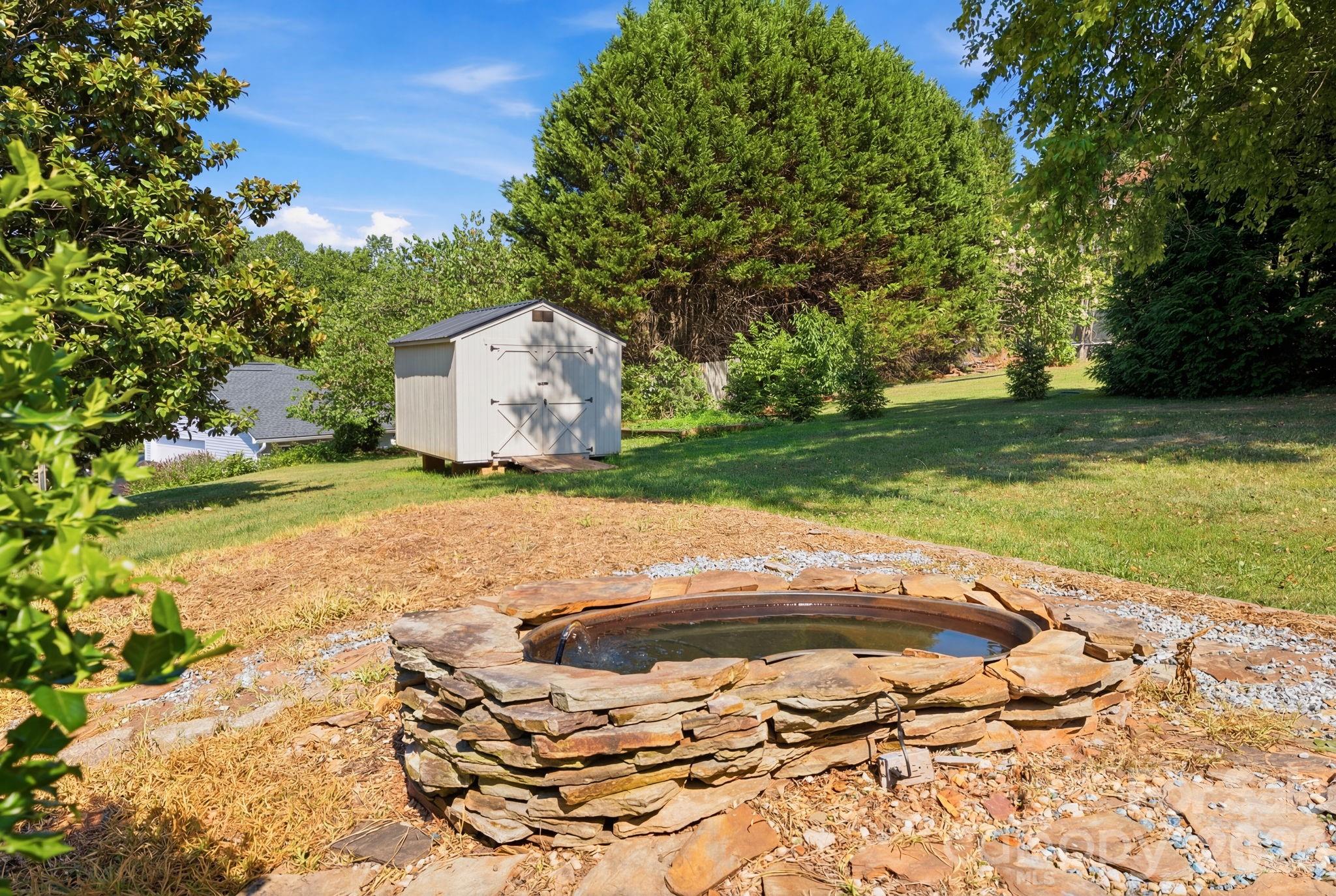 3842 Serenity Drive — Hickory