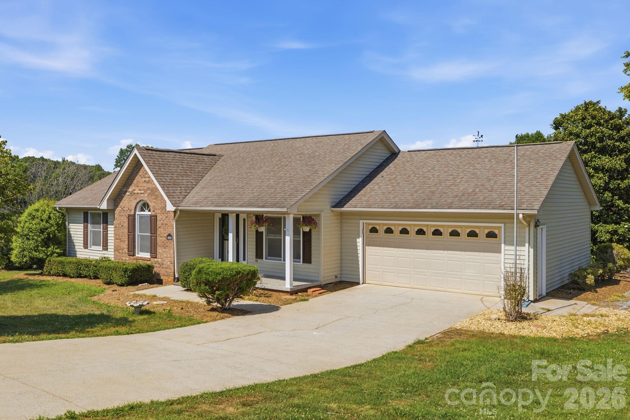 3842 Serenity Drive — Hickory