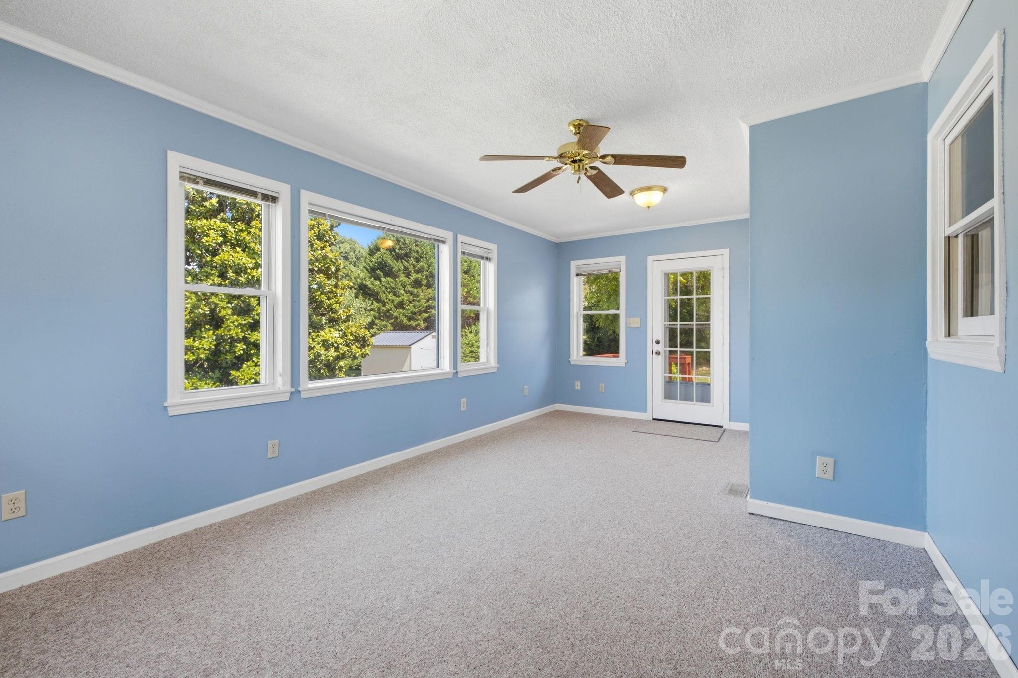 3842 Serenity Drive — Hickory
