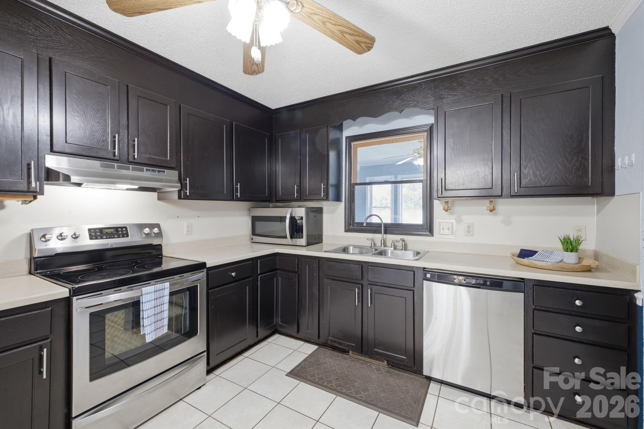 3842 Serenity Drive — Hickory