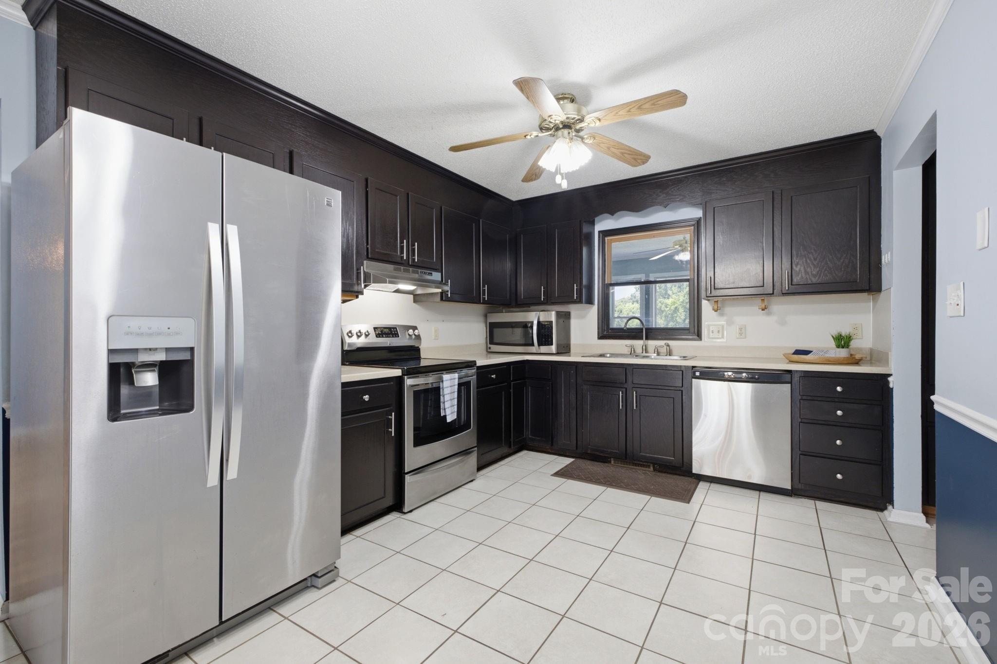 3842 Serenity Drive — Hickory