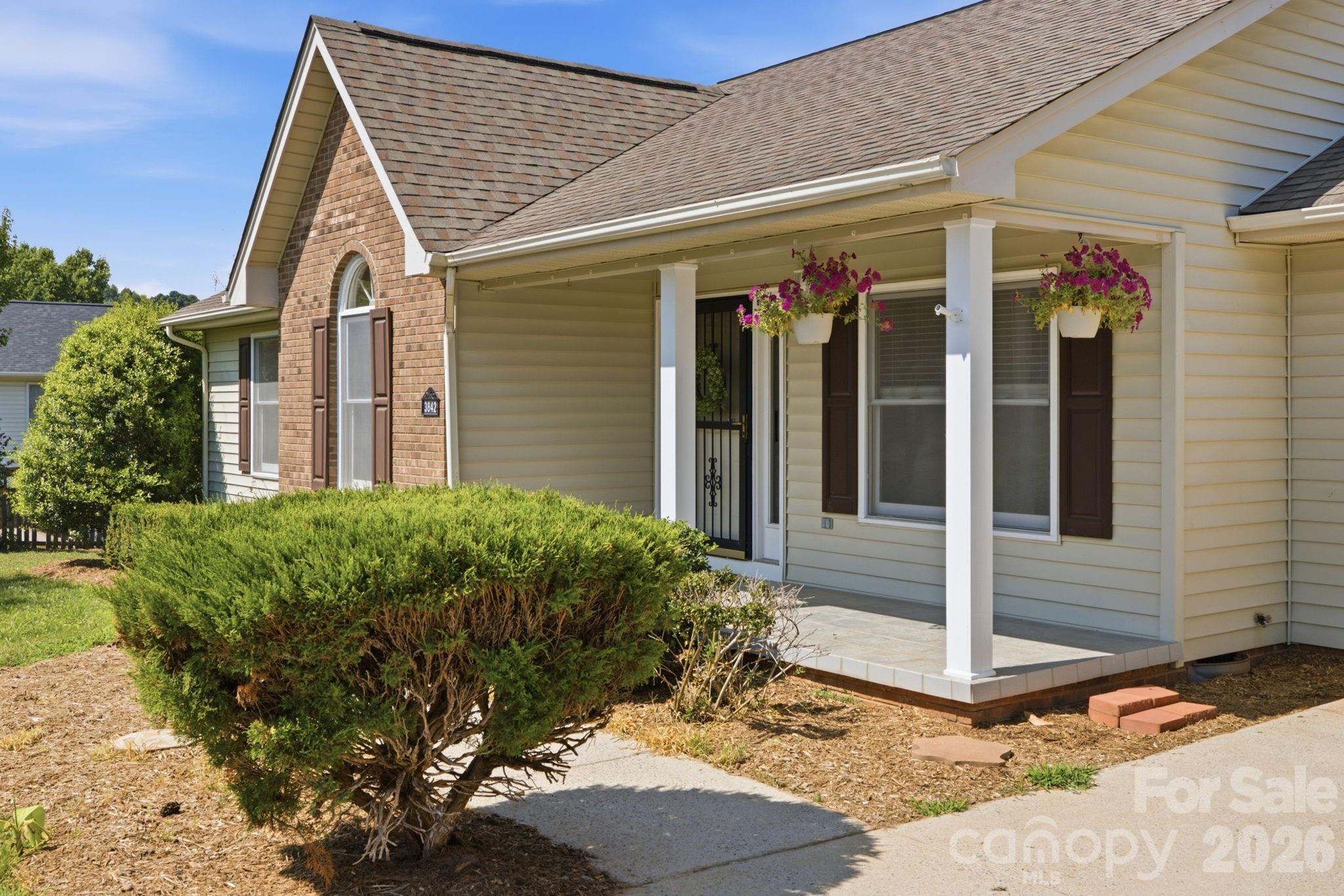 3842 Serenity Drive — Hickory