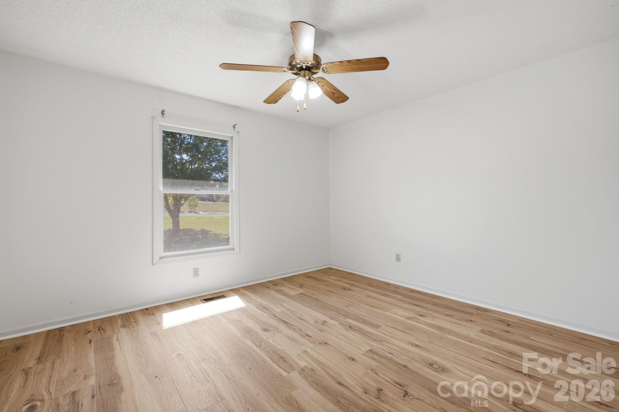 3842 Serenity Drive — Hickory