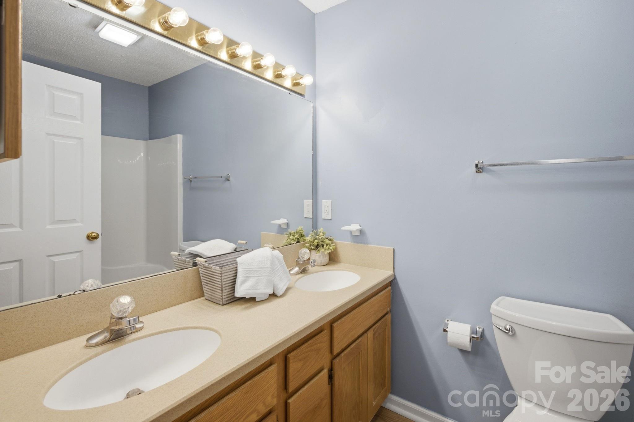 3842 Serenity Drive — Hickory