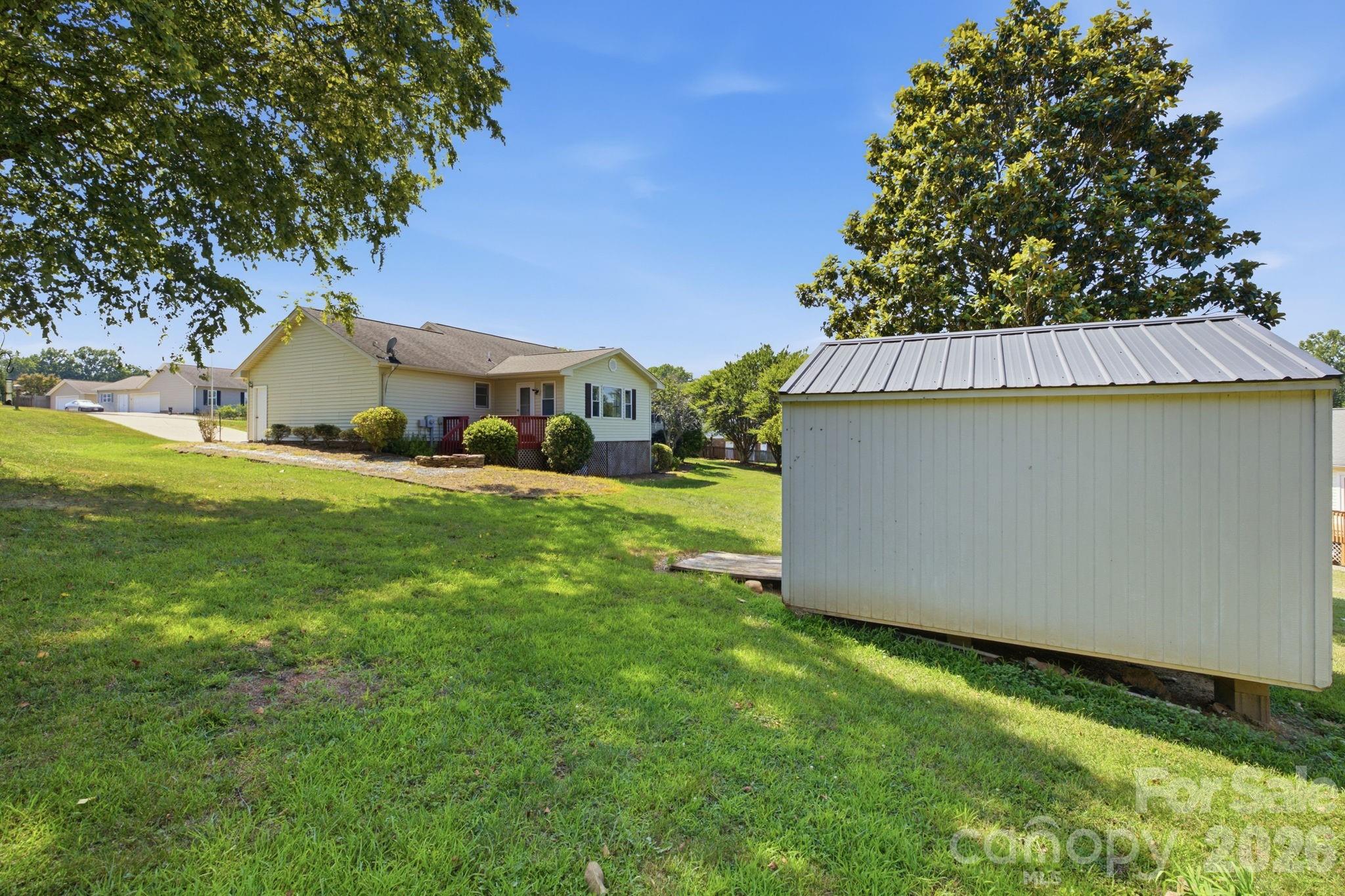 3842 Serenity Drive — Hickory