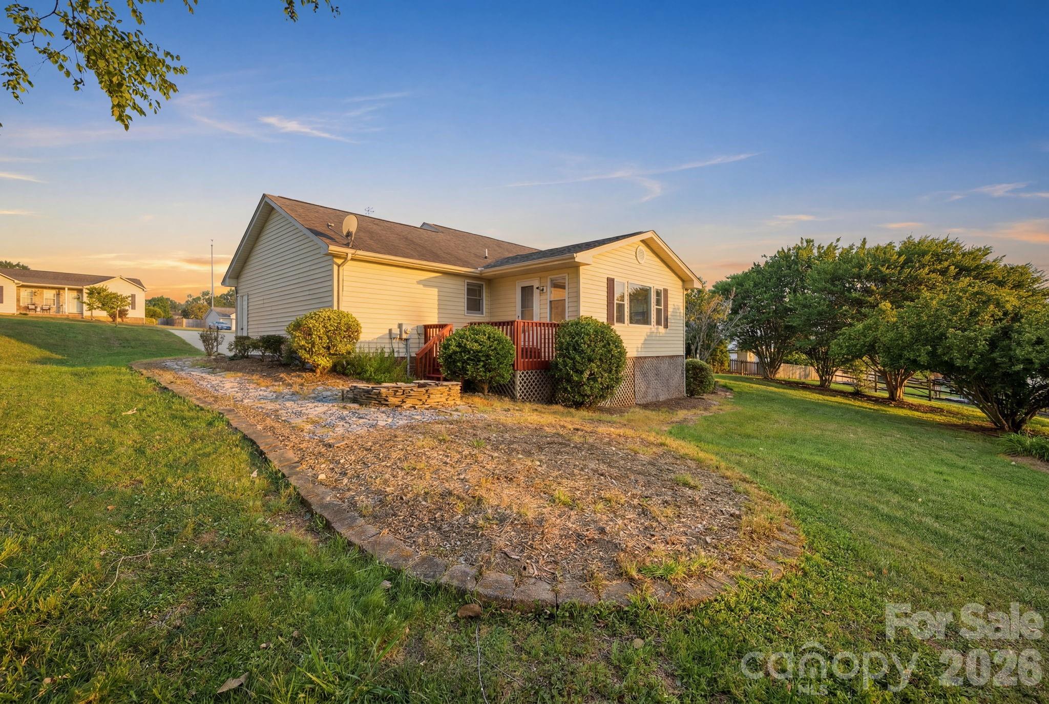 3842 Serenity Drive — Hickory